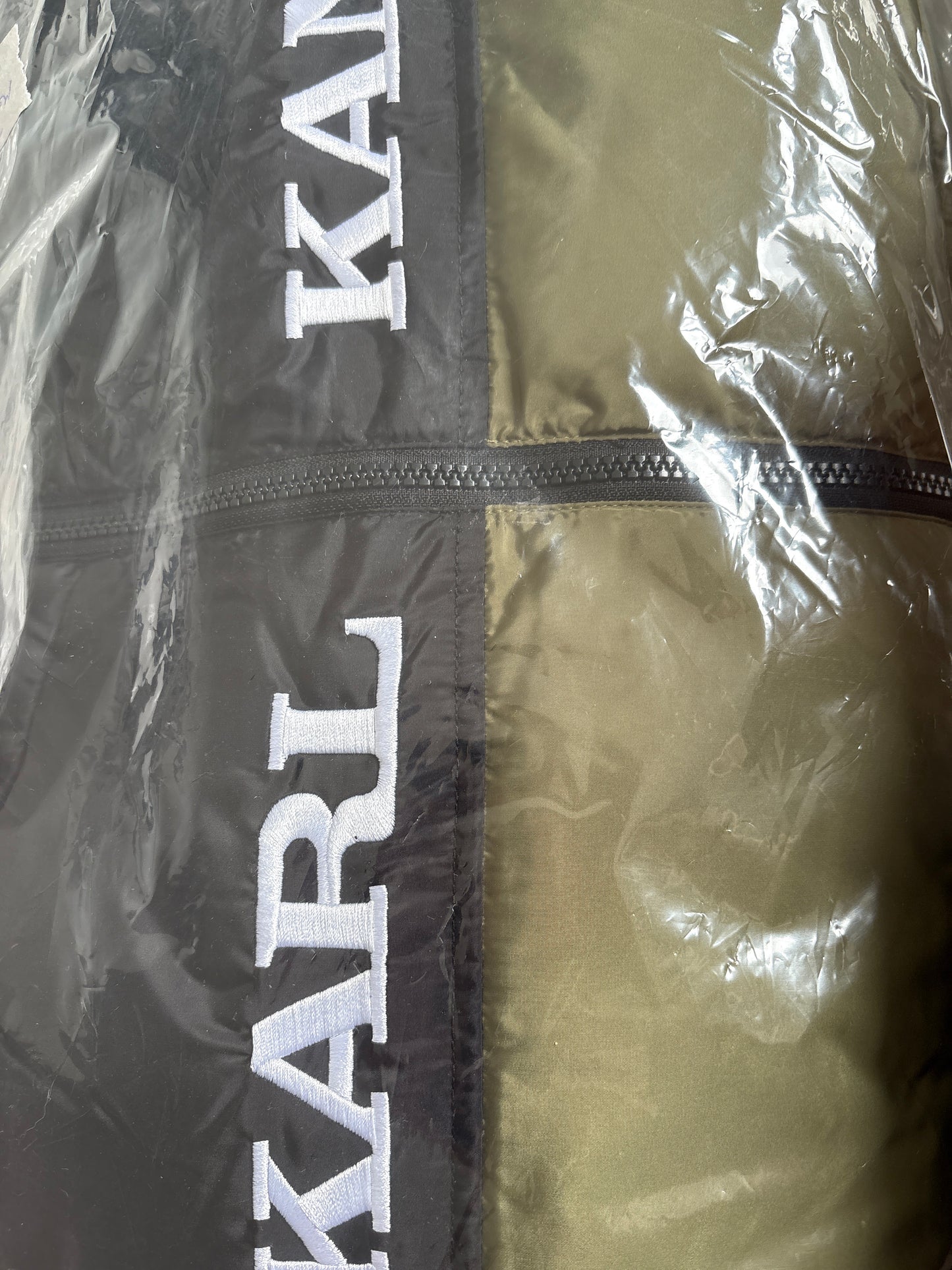 Karl Kani Winterjacke, Größe M, schwarz/dunkelgrün