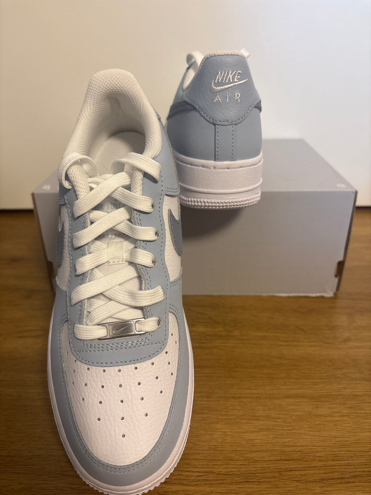 Nike Air Force 1 weiss/Blautöne, Größe 38,5