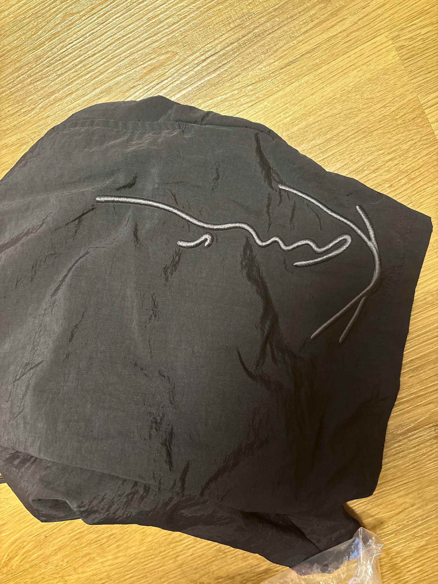 Karl Kani kurze Shorts, Größe M in schwarz