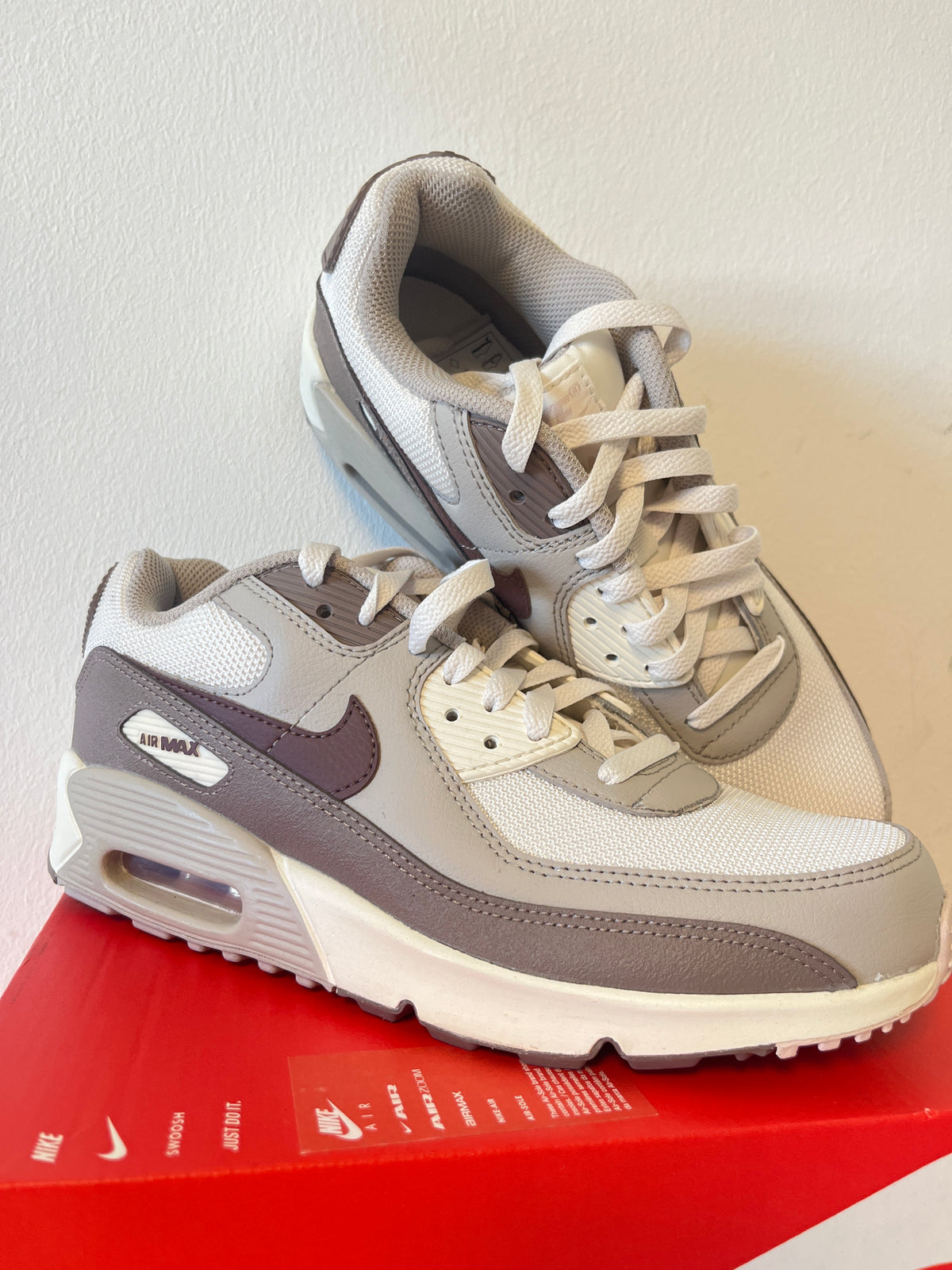 Nike Air Max 90 Mesh in Brombeere/weiß/grau, Größe 39