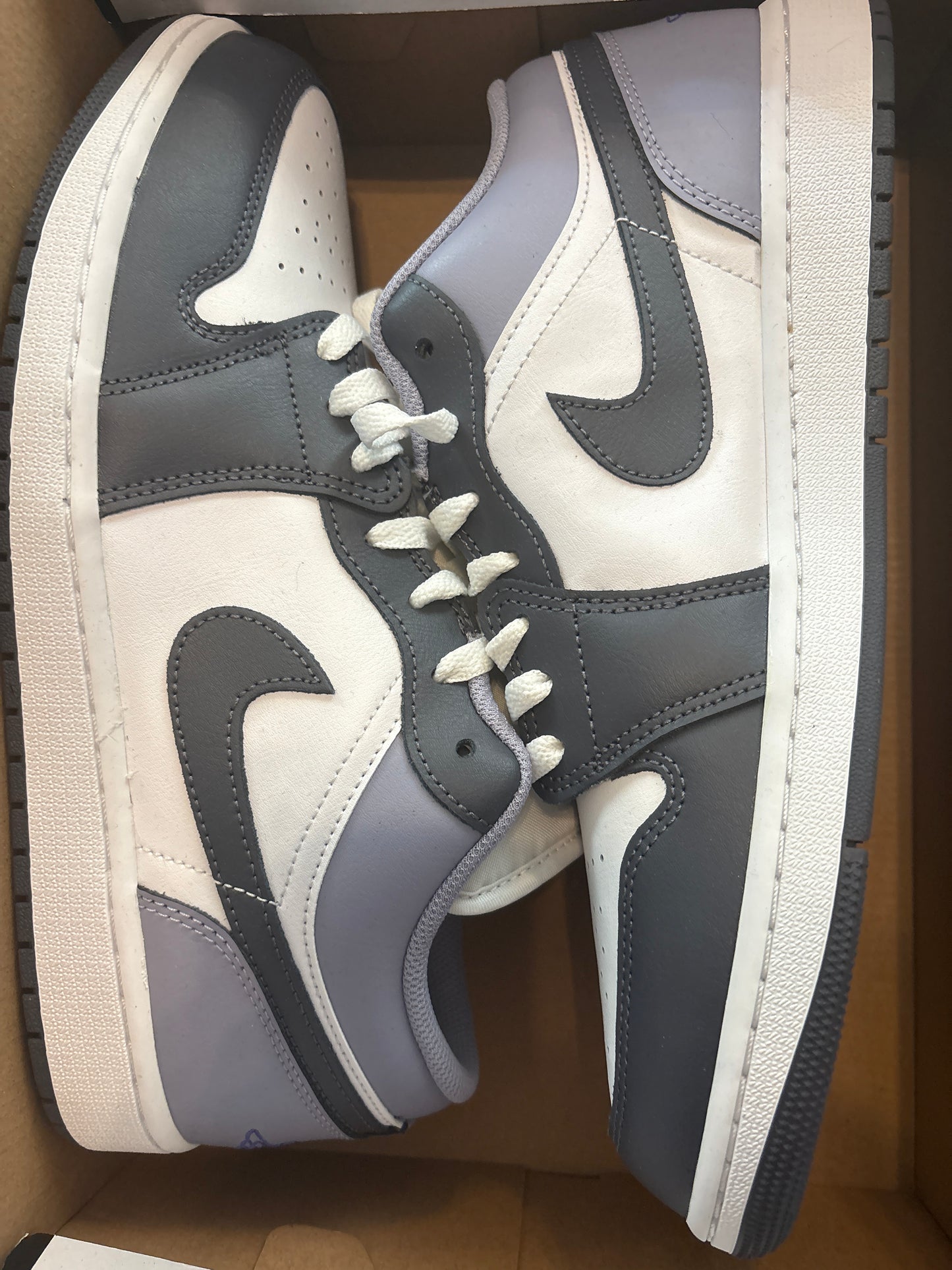 Nike Air Jordan 1 Low Größe wählbar weiss/anthrazit/flieder