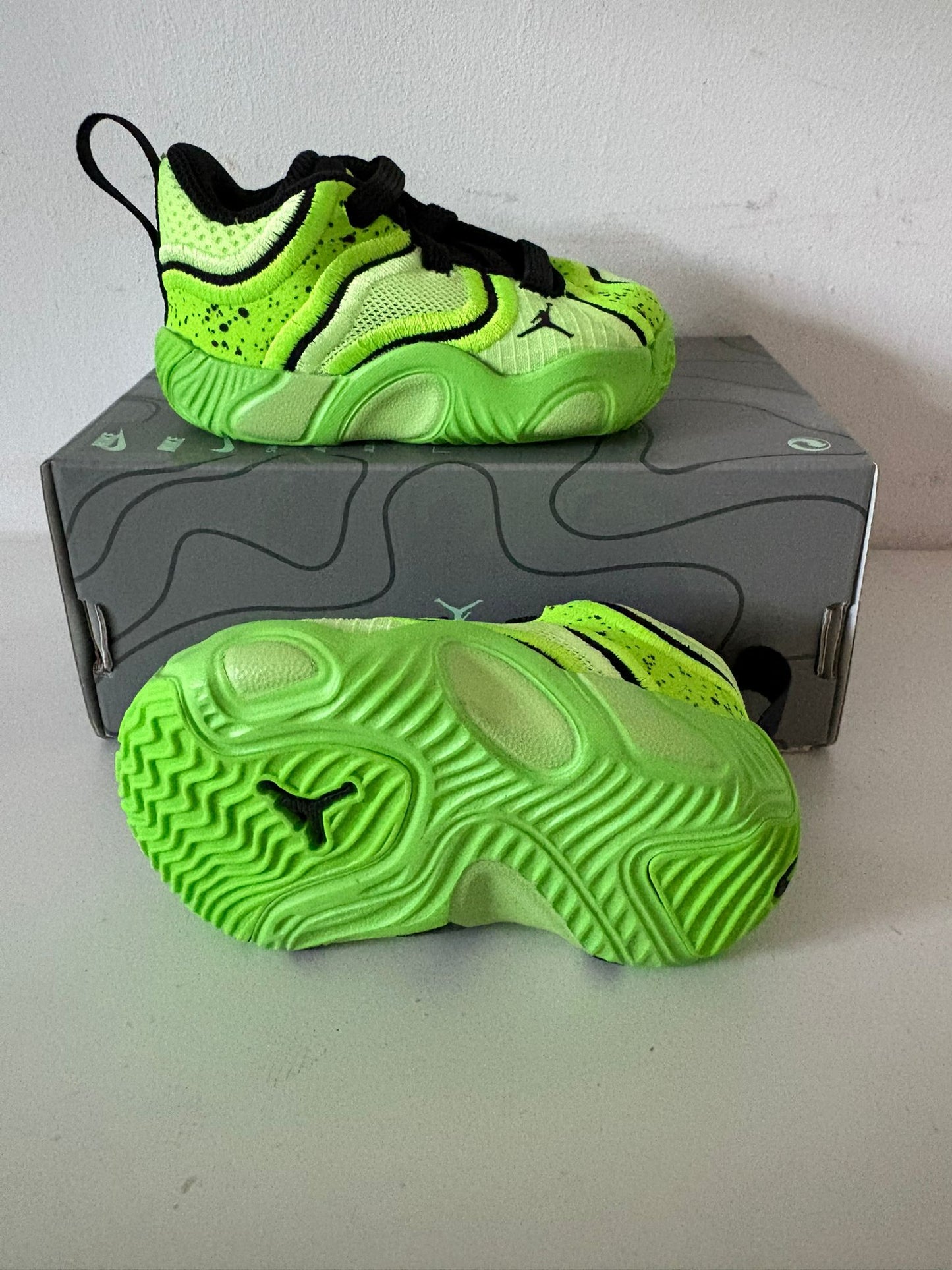 Nike Jordan Tatum in neongrün/schwarz, Gr. 17