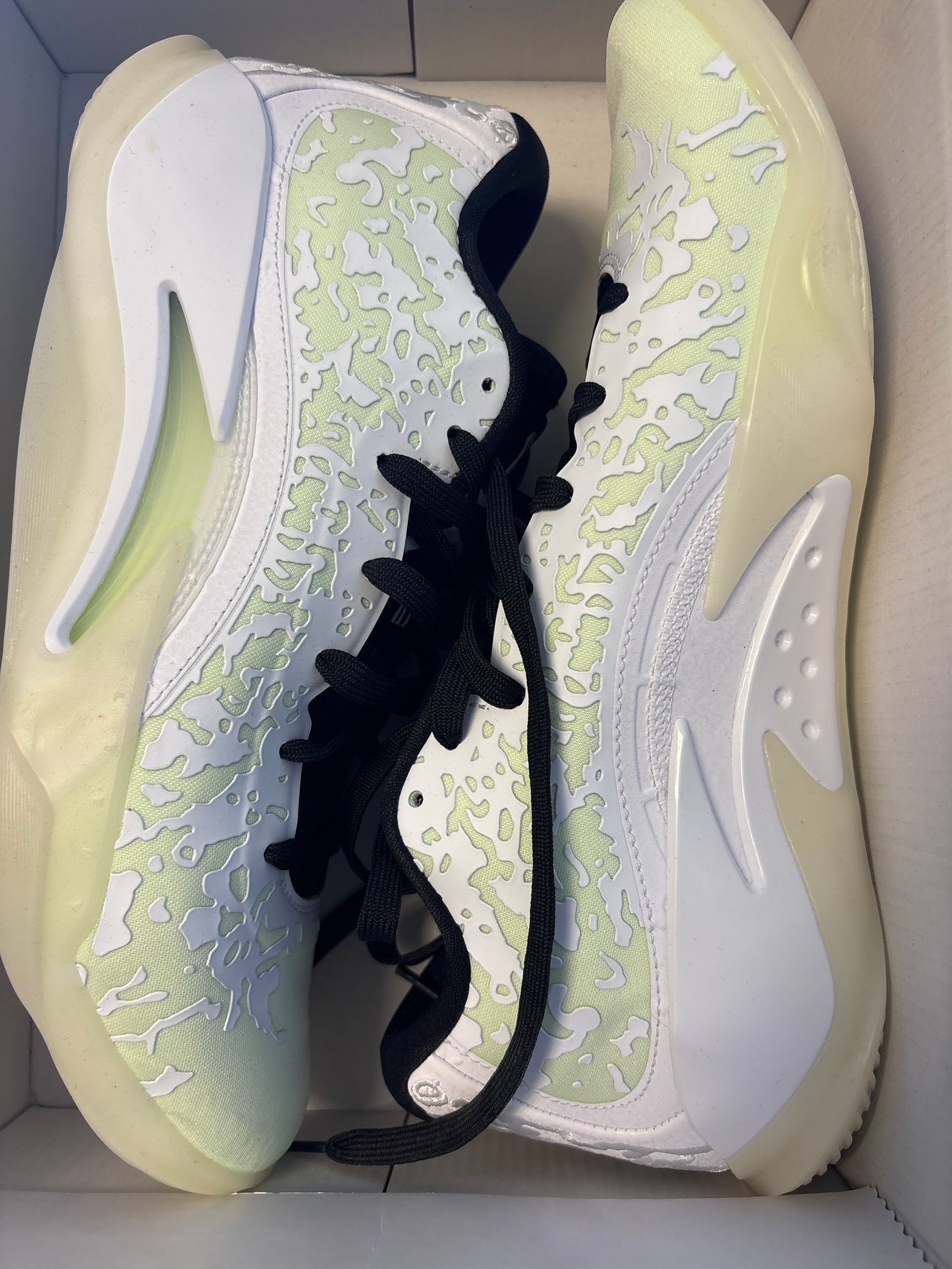 Jordan Zion 3, weiss/hellgrün in Größe wählbar