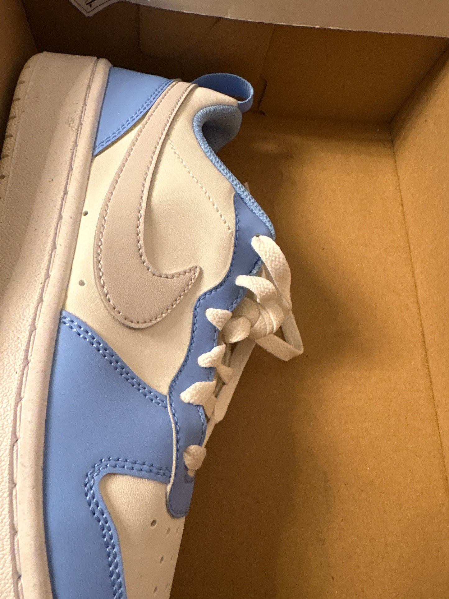 Nike Court Borough Low Recraft in weiss/hellblau, Größe 38,5