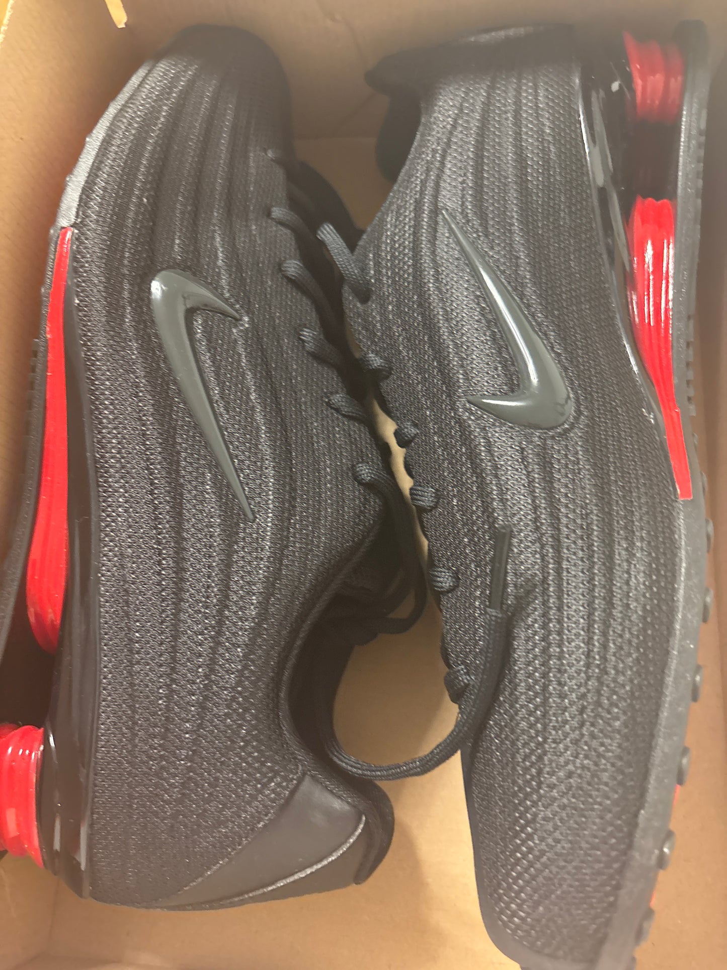 Nike Shox Z in schwarz/rot, Größe 44,5