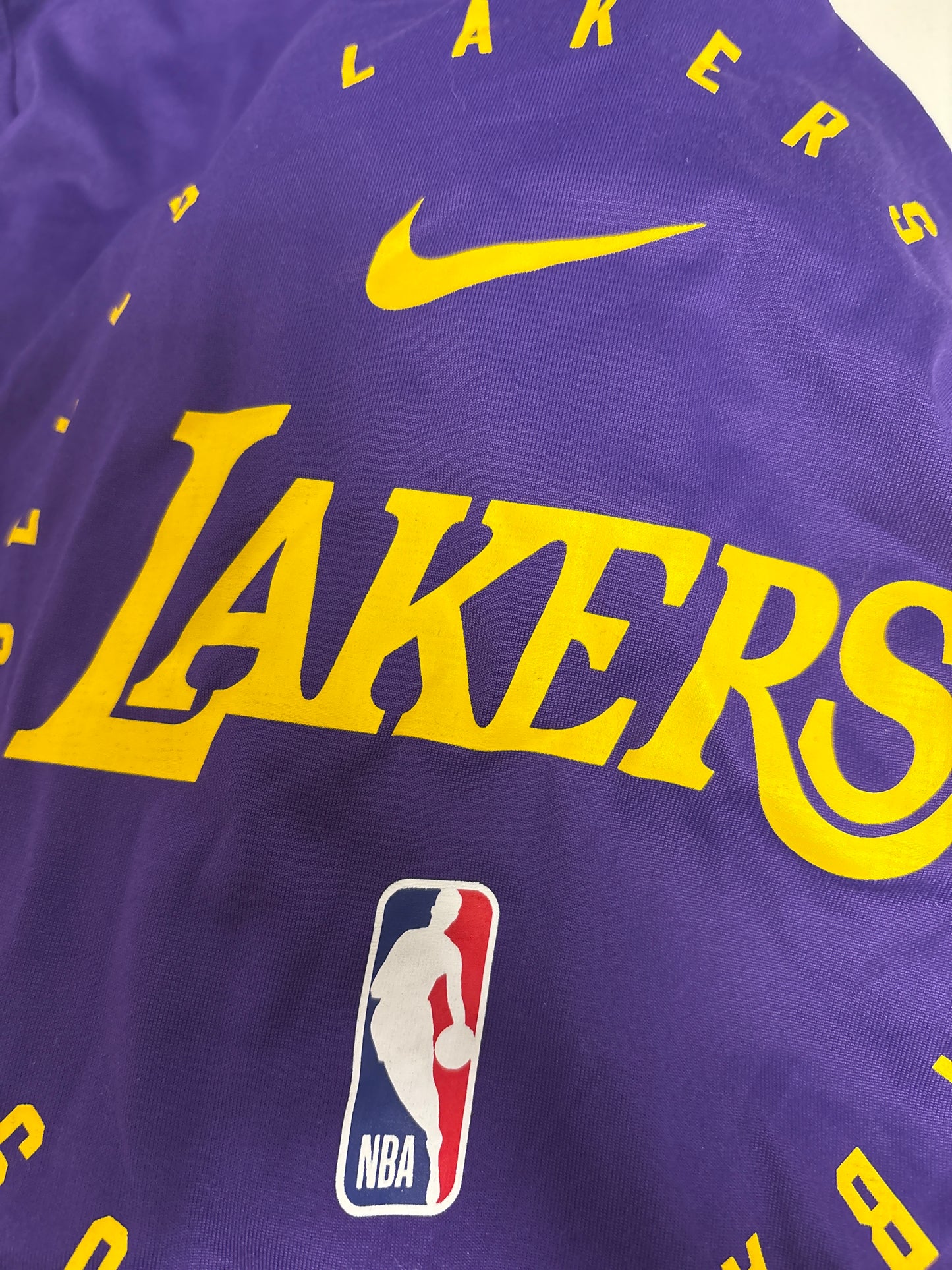 Nike Langarmshirt Lakers, Größe M in lila