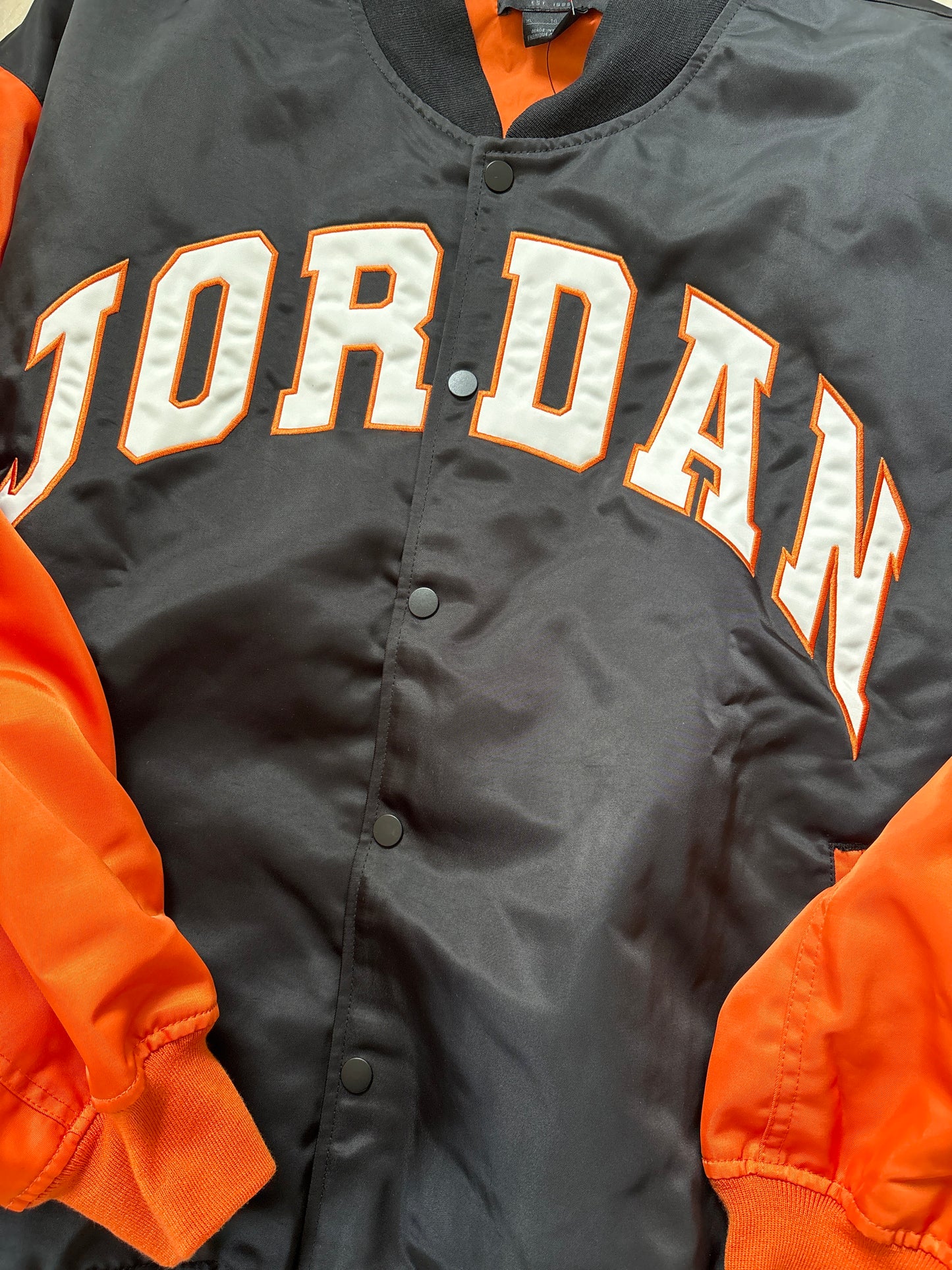 Nike Jordan College Jacke weiss/orange/schwarz, Größe wählbar