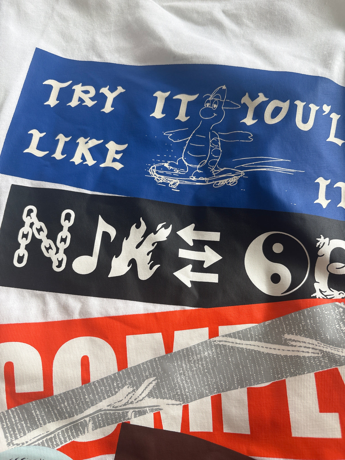 Nike Tshirt in weiss/backprint, Größe M