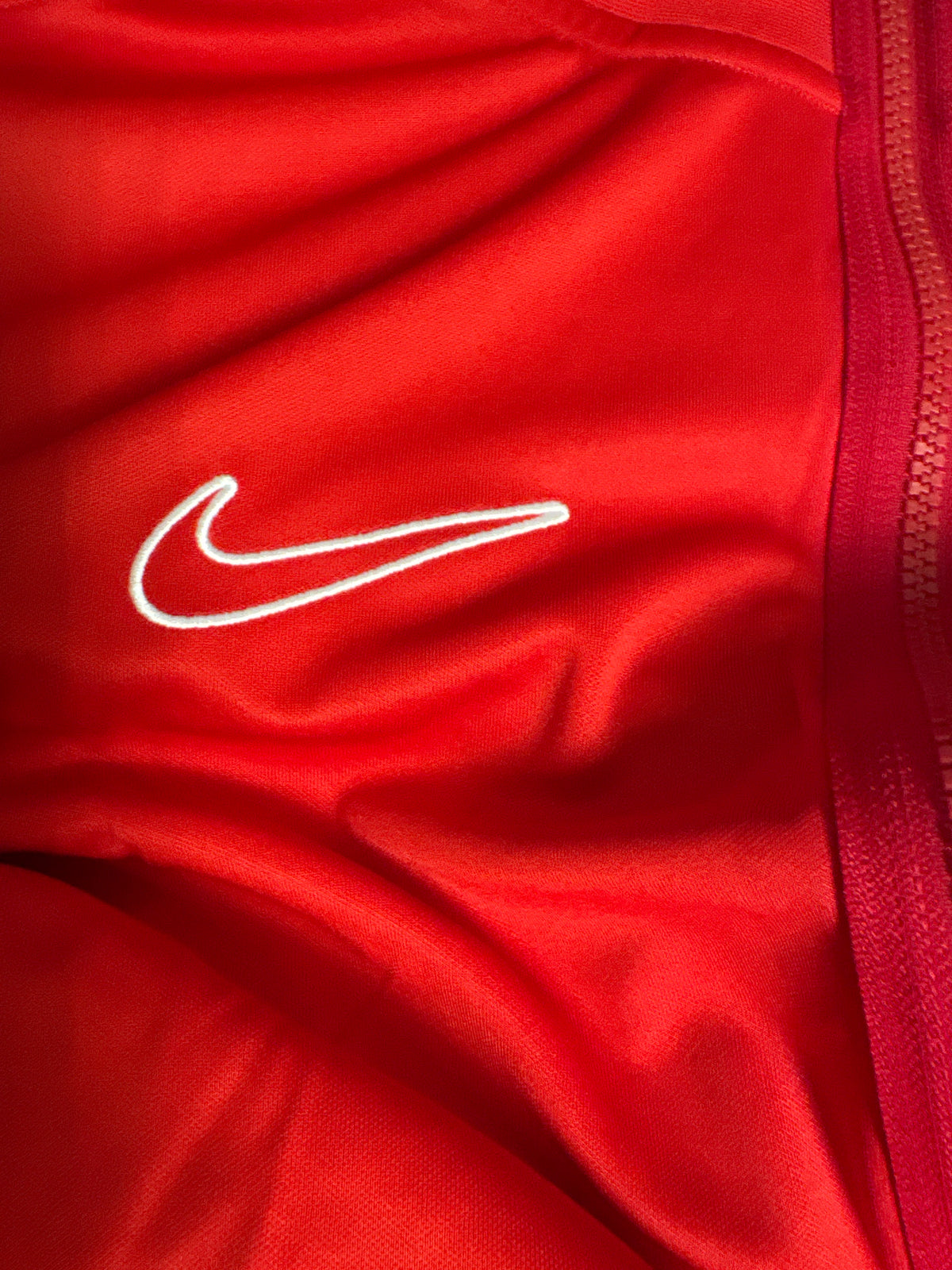 Nike Joggingjacke in rot, Größe M