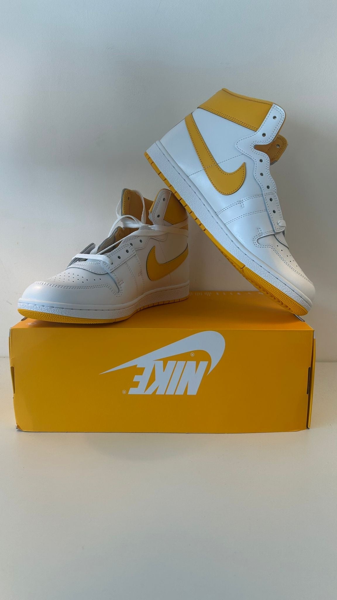 Nike Jordan AIR SHIP PE SP, in weiss/gelb, Größe wählbar