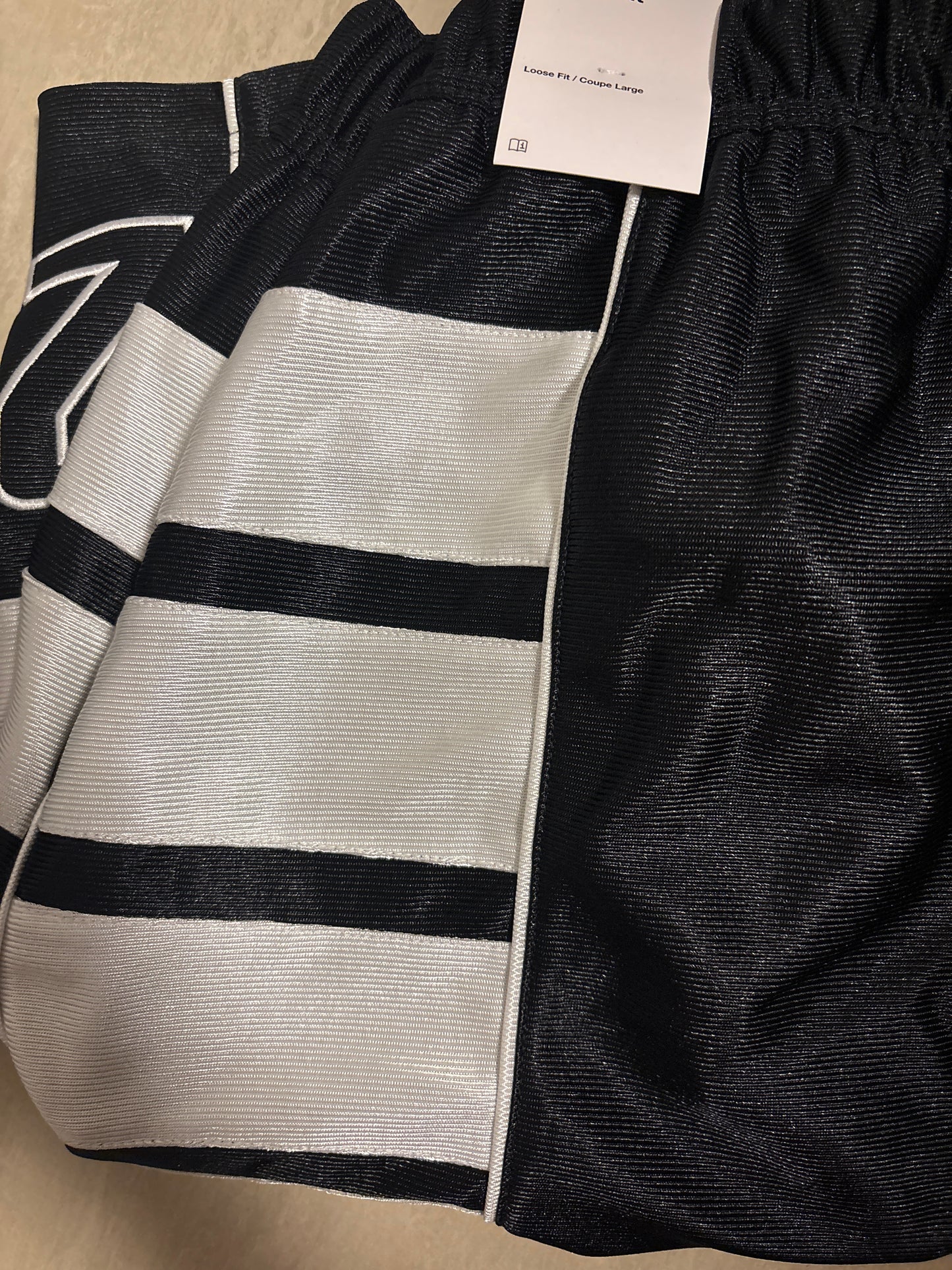 Nike kurze Jordan Hose, schwarz/weiss, Größe wählbar