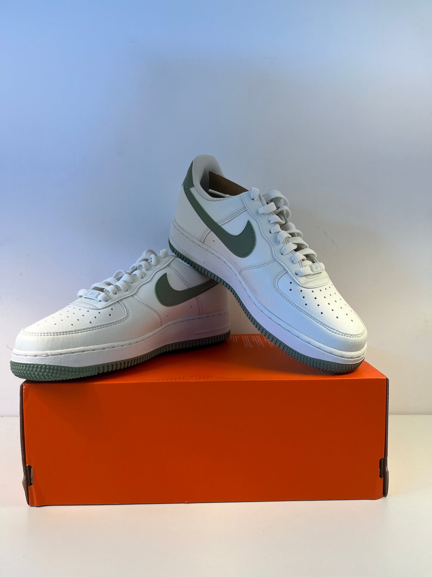 Nike Air Force 1 weiss/grün, grüne Sohle in Größe wählbar