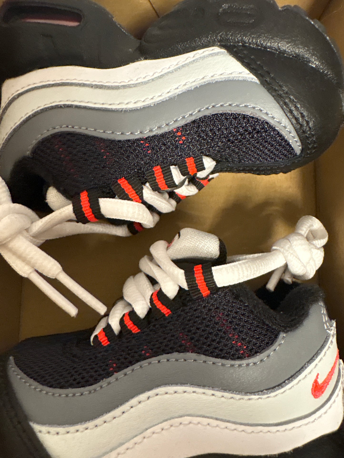 Nike Airmax 95 in weiss/grau/schwarz, Gr. 18,5