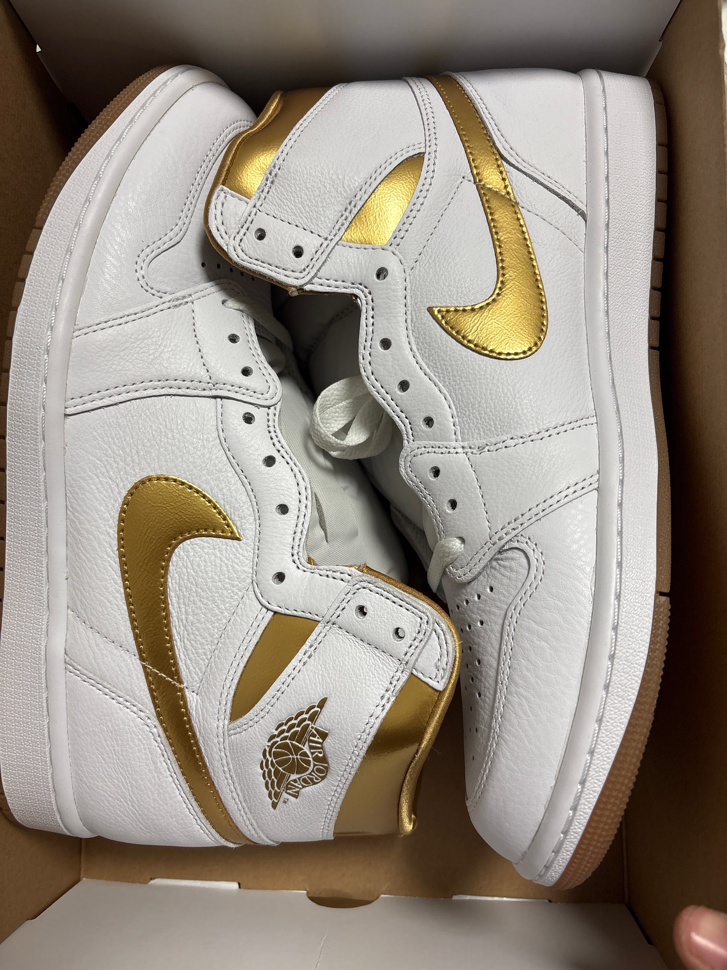 Air Jordan 1 Retro High, gold/weiss, Größe 44,5