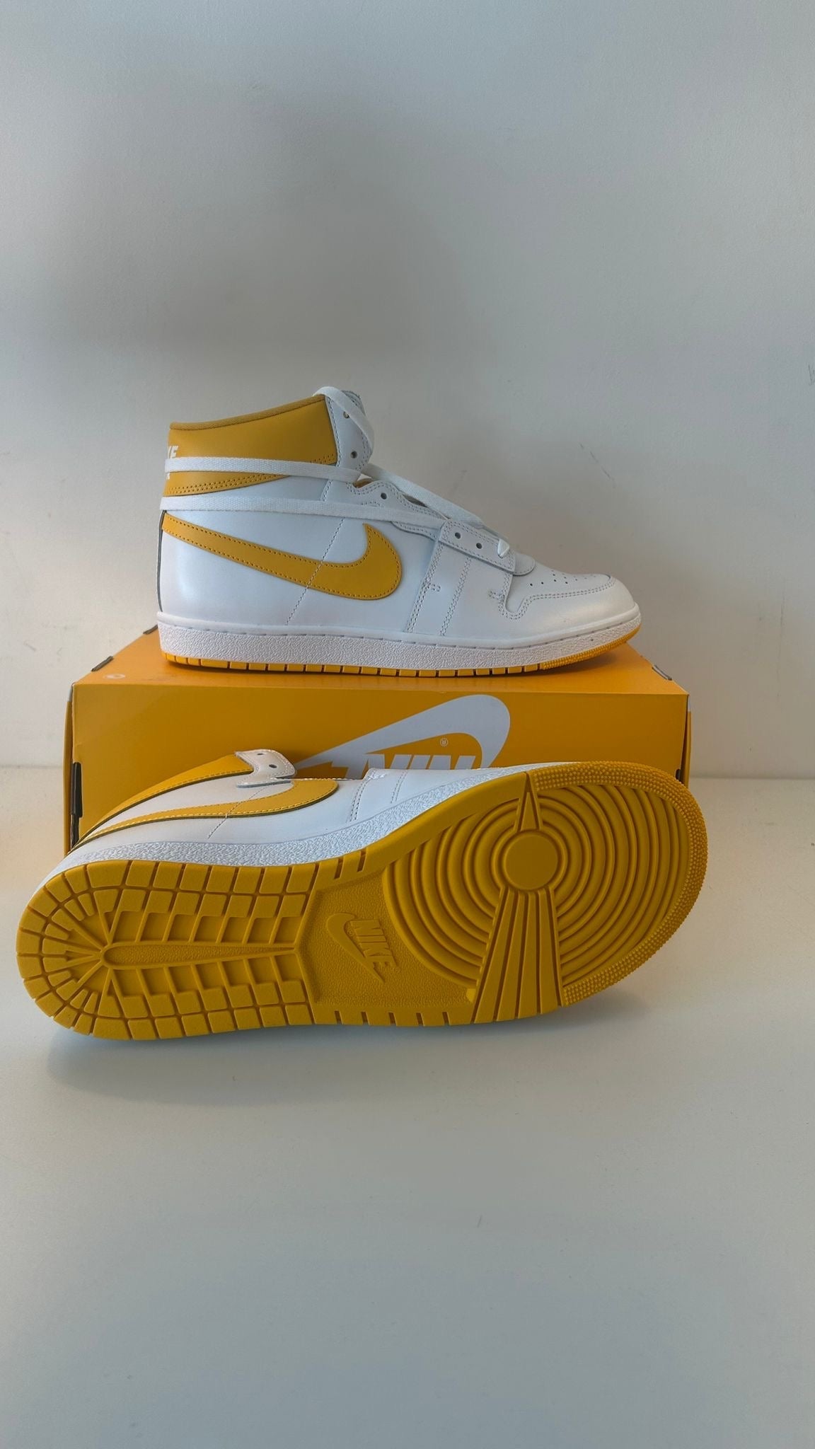 Nike Jordan AIR SHIP PE SP, in weiss/gelb, Größe wählbar