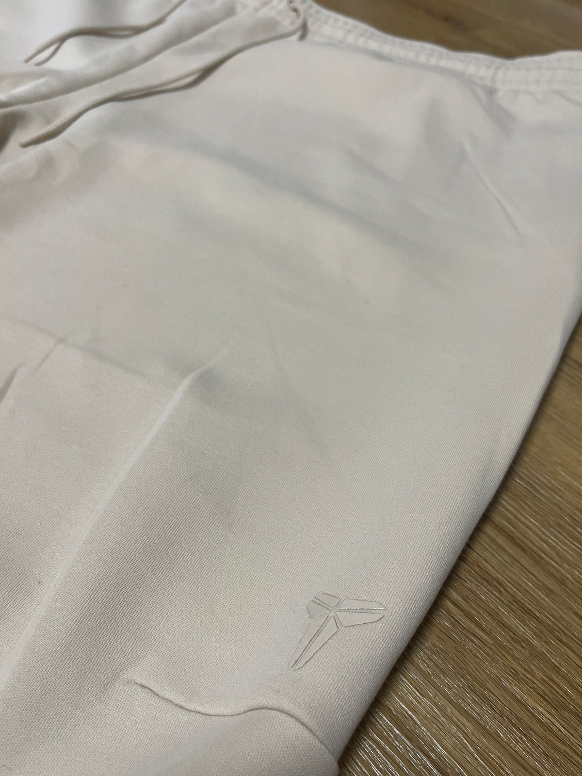 Nike x Kobe Bryant Herren Jogginghose in creme, Größe 4XL