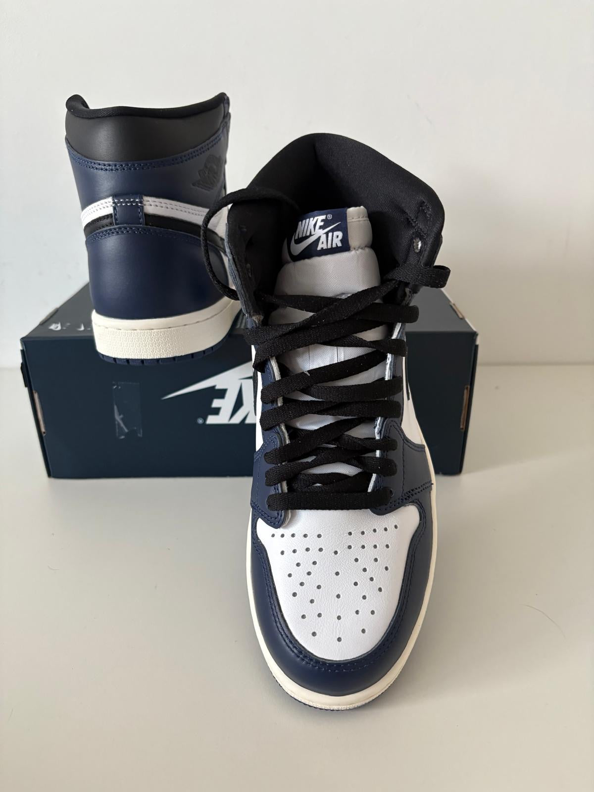 Air Jordan 1 Retro High OG, dunkelblau/weiss/schwarz, Größe 41