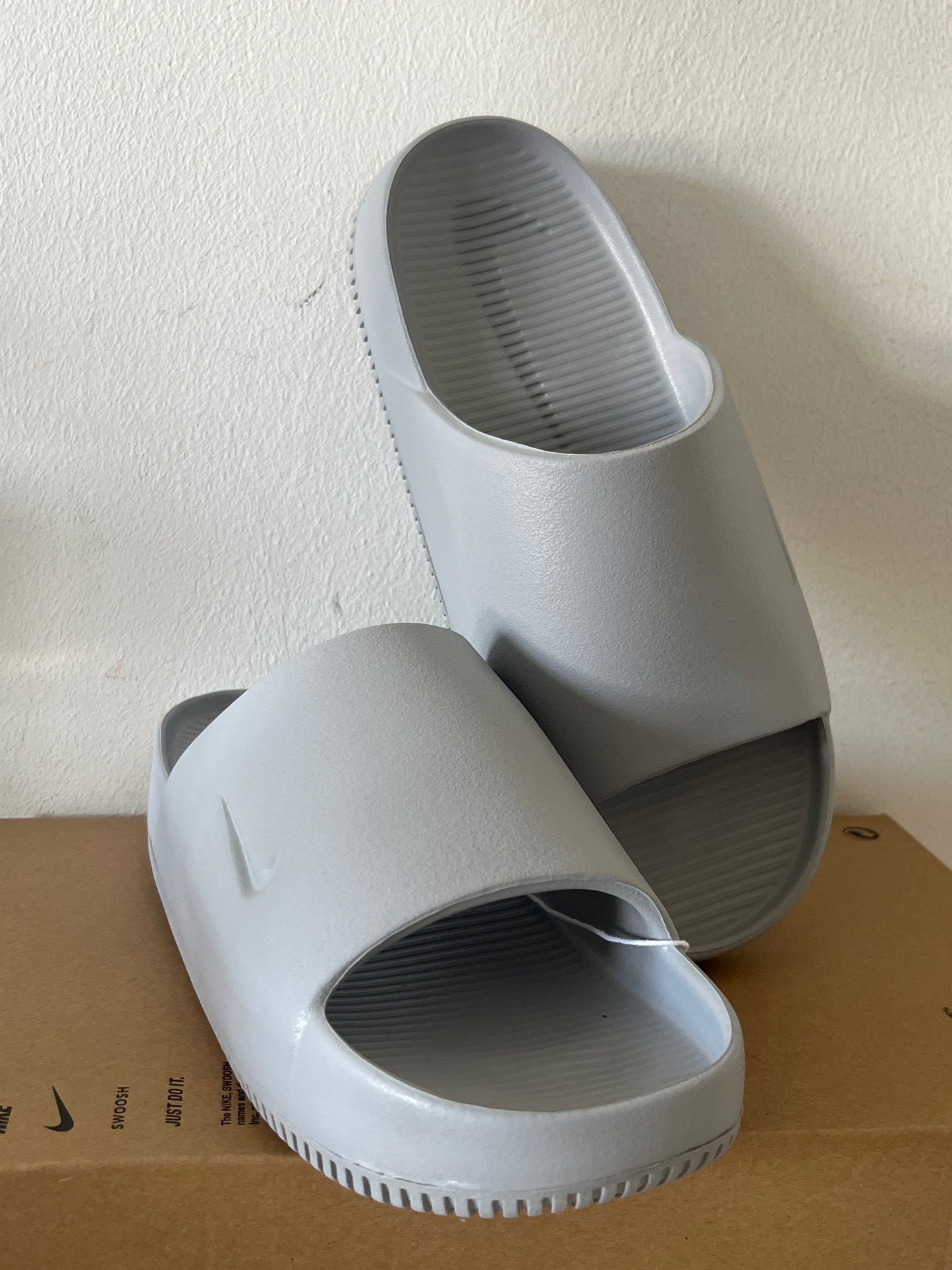 Nike Badelatschen Calm Slide in grau, Größe 40