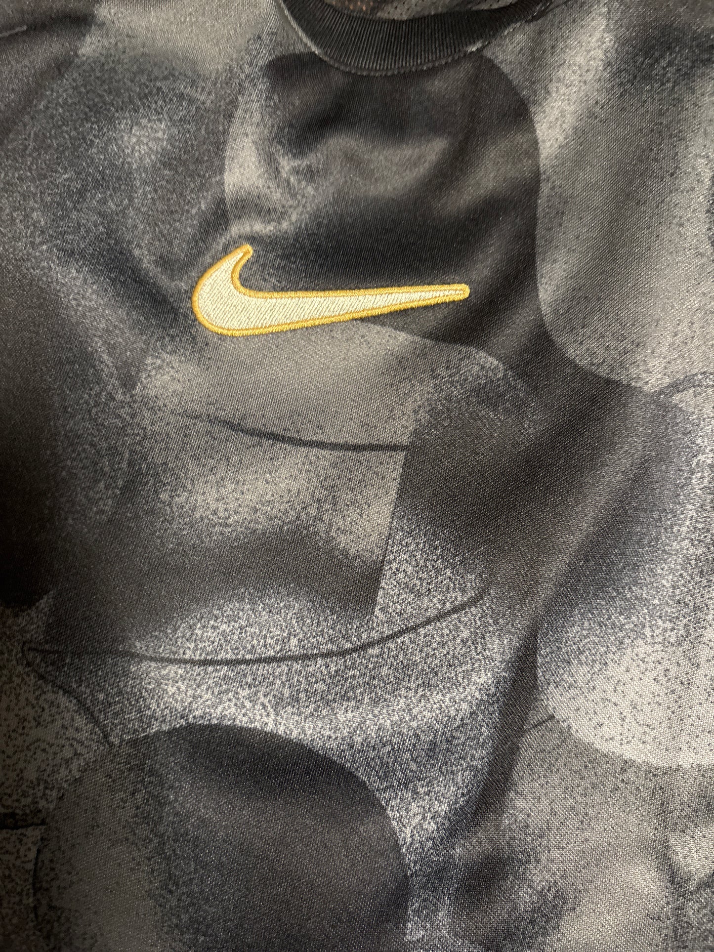 Nike Trainingsshirt, Größe wählbar in schwarz/gold
