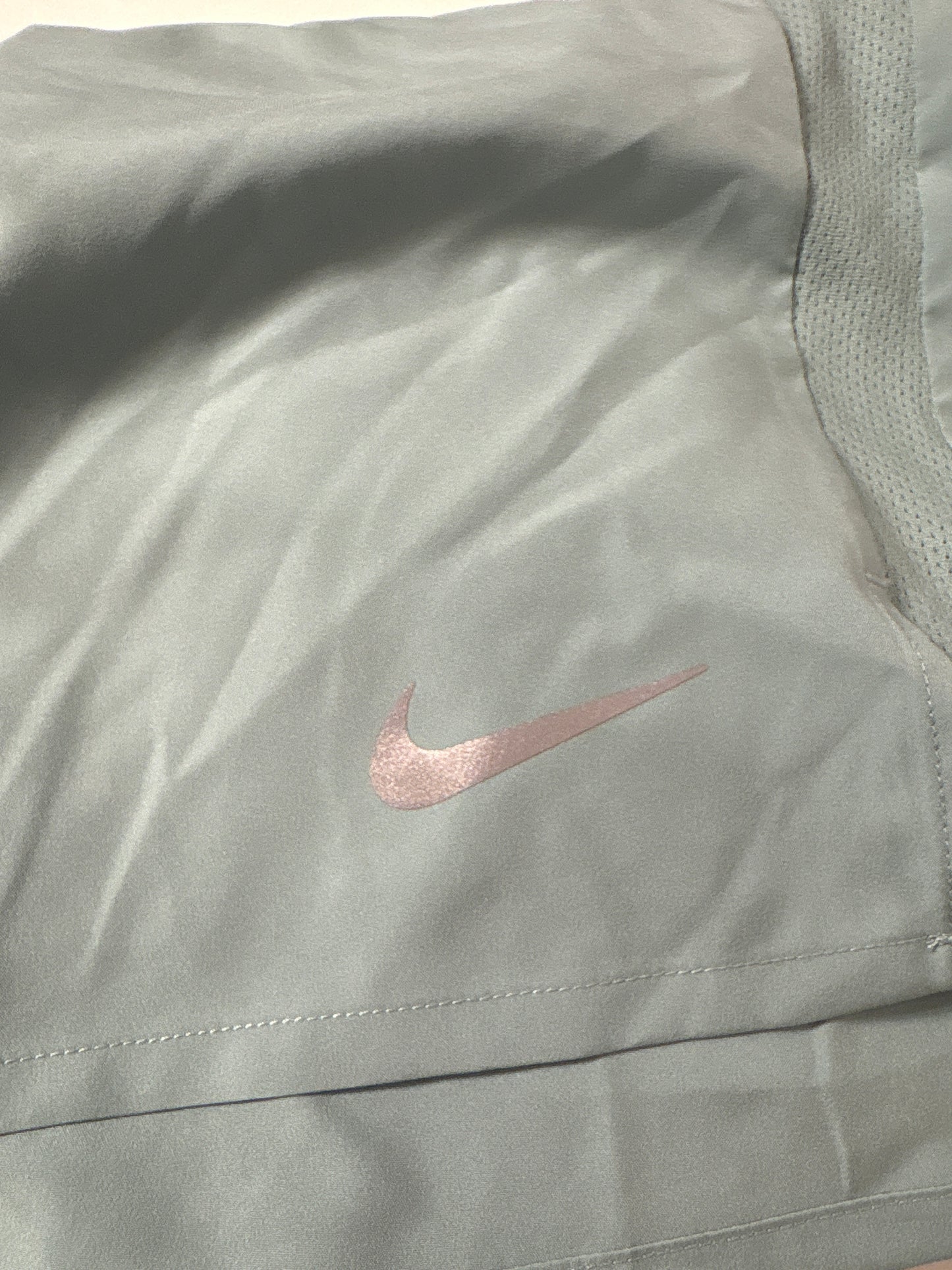 Nike Laufhose kurz in grünton, Größe M