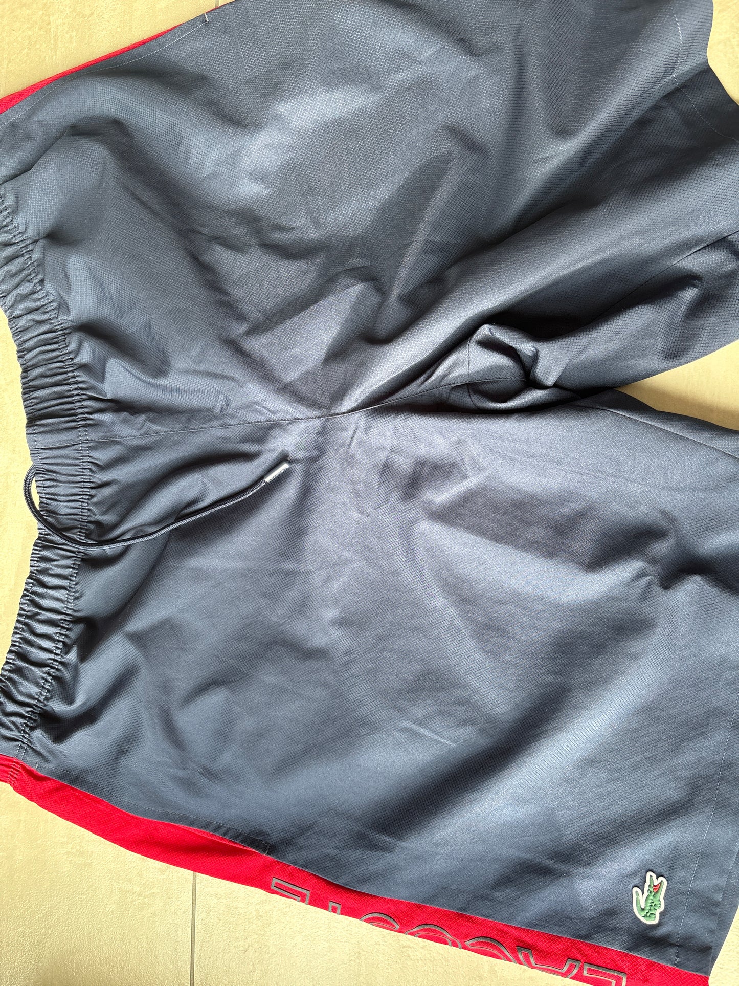 Lacoste kurze Hose, blau/rot, Größe wählbar