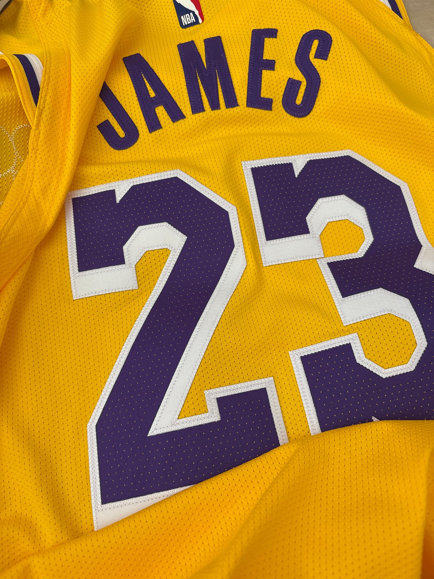 Nike NBA Trikot Los Angeles Lakers, Größe wählbar, gelb/lila