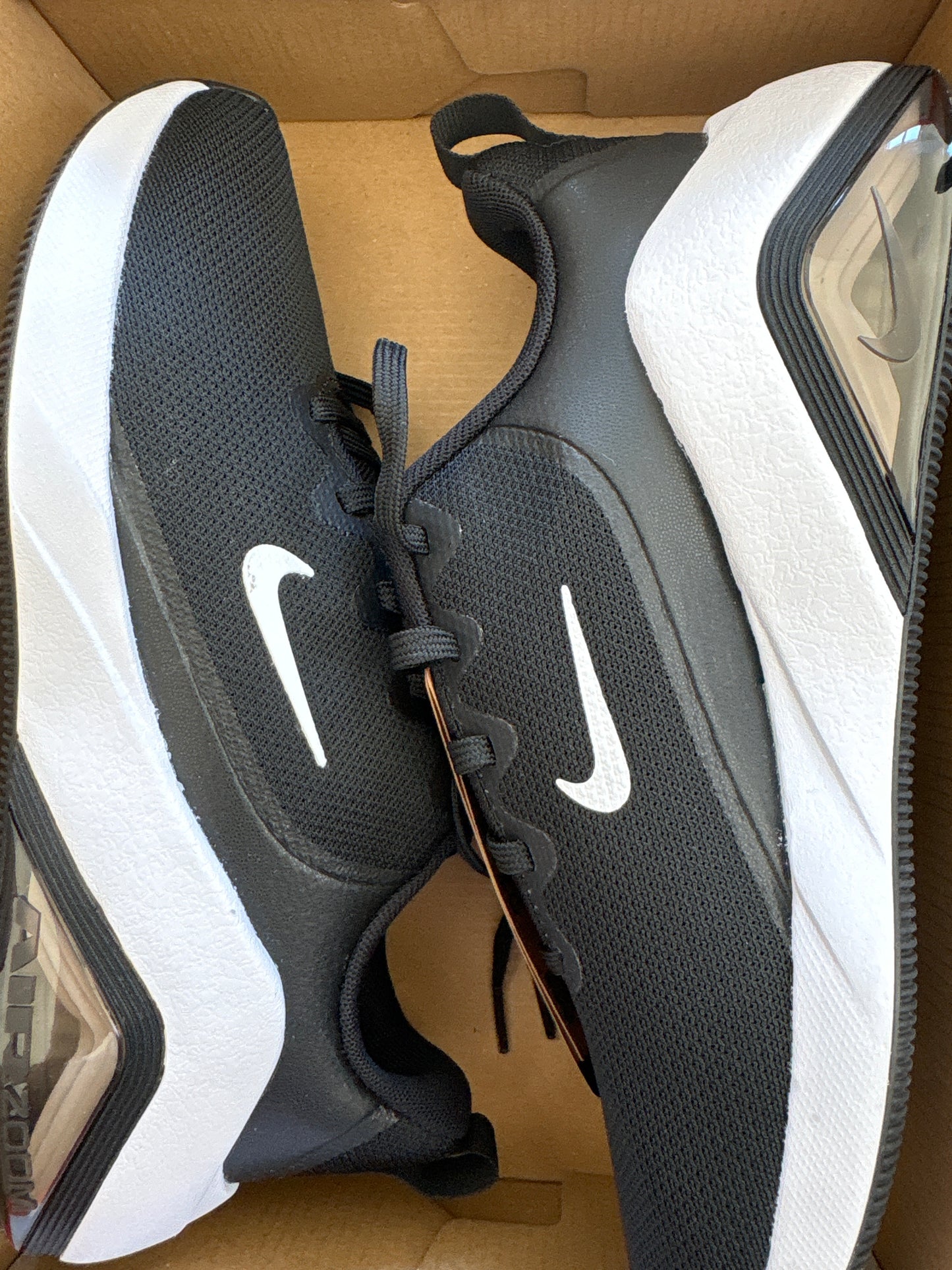 Nike Air Zoom Bella 7, schwarz/weiss, Größe 37,5