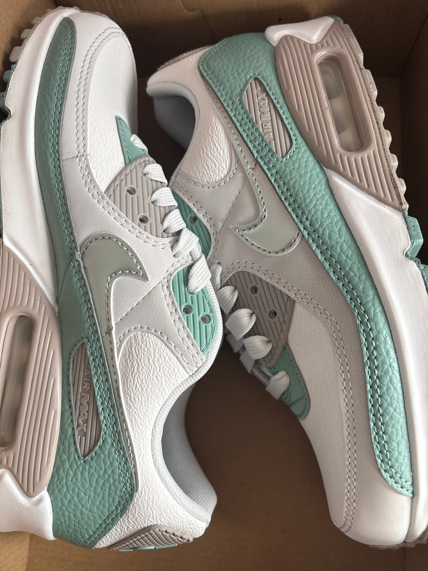 Nike Air Max 90 in weiss/grau/silber/mint, Gr. 38