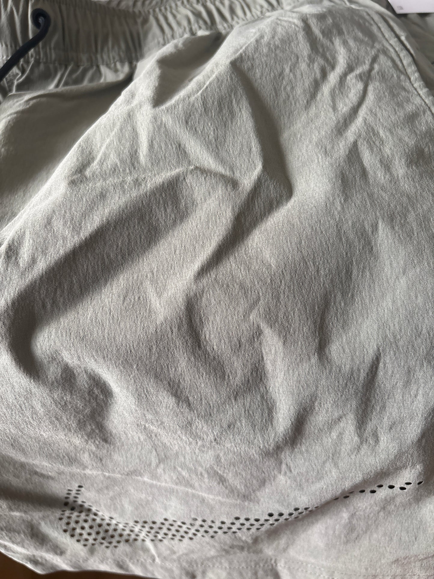 Nike Techhose kurz in khaki , Größe wählbar