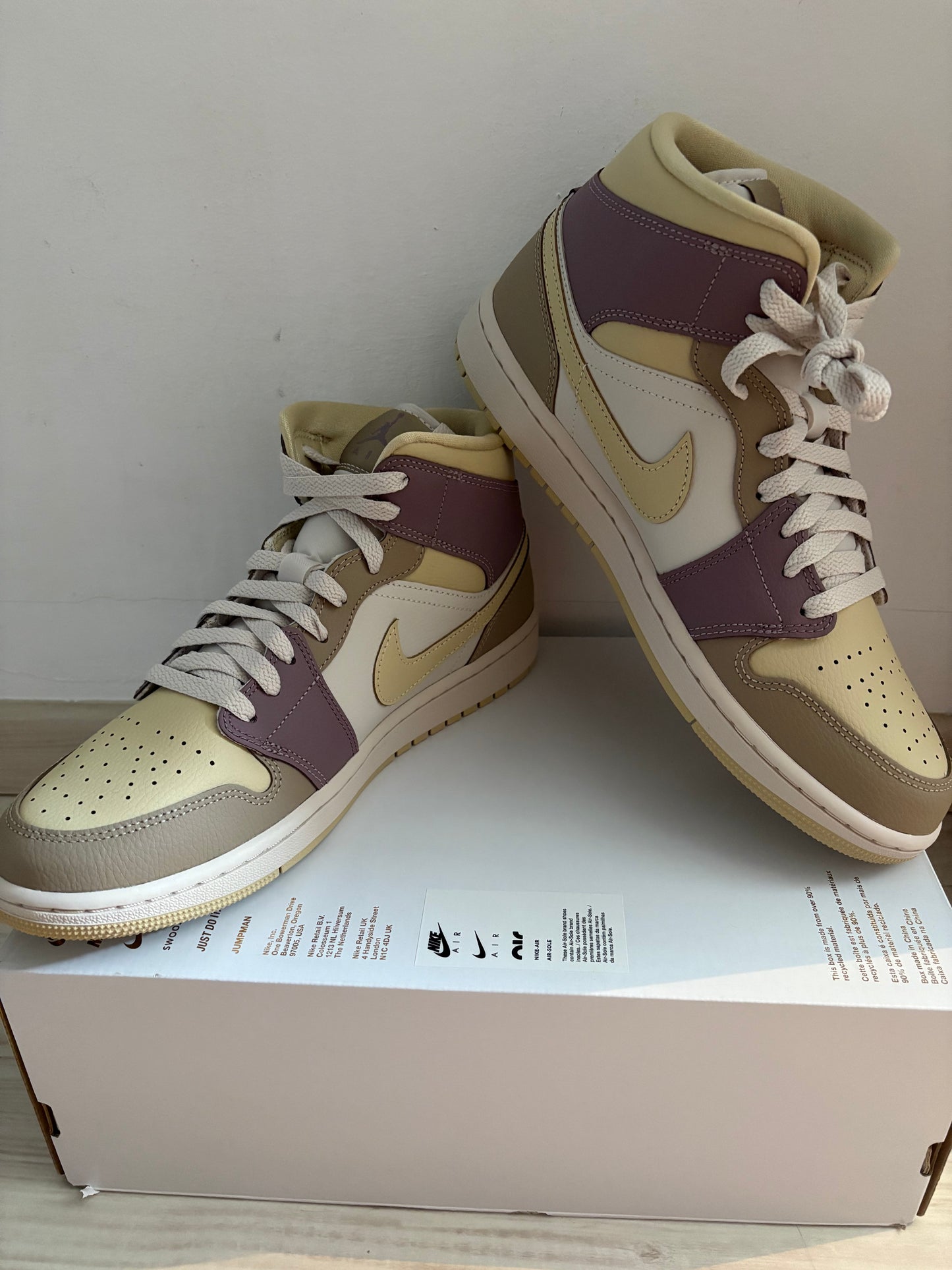 Nike Air Jordan 1 MID, lila/weiss/braun/beige, Größe wählbar