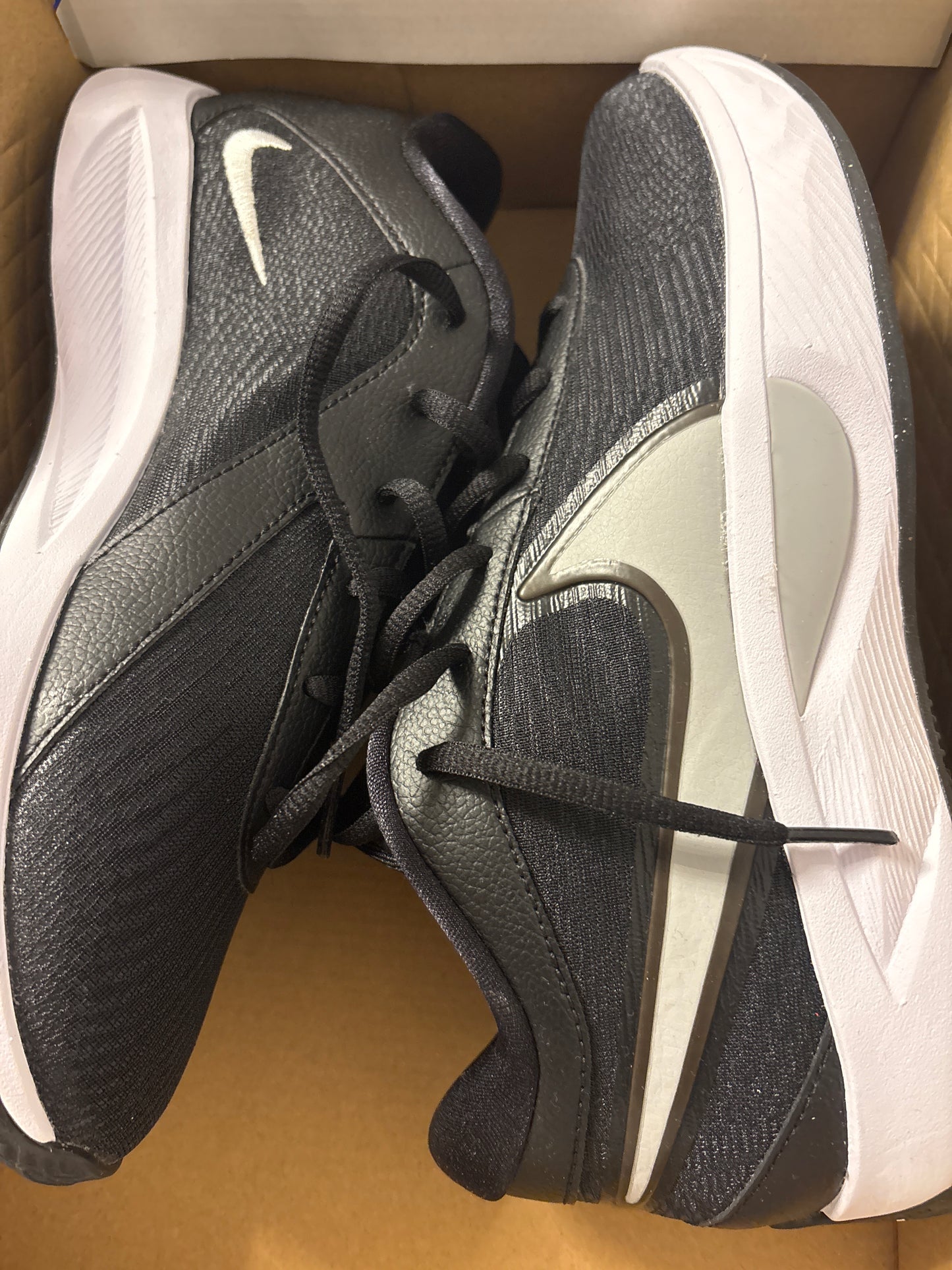Nike Giannis Freak 6, in weiss/grau/schwarz, Größe 39