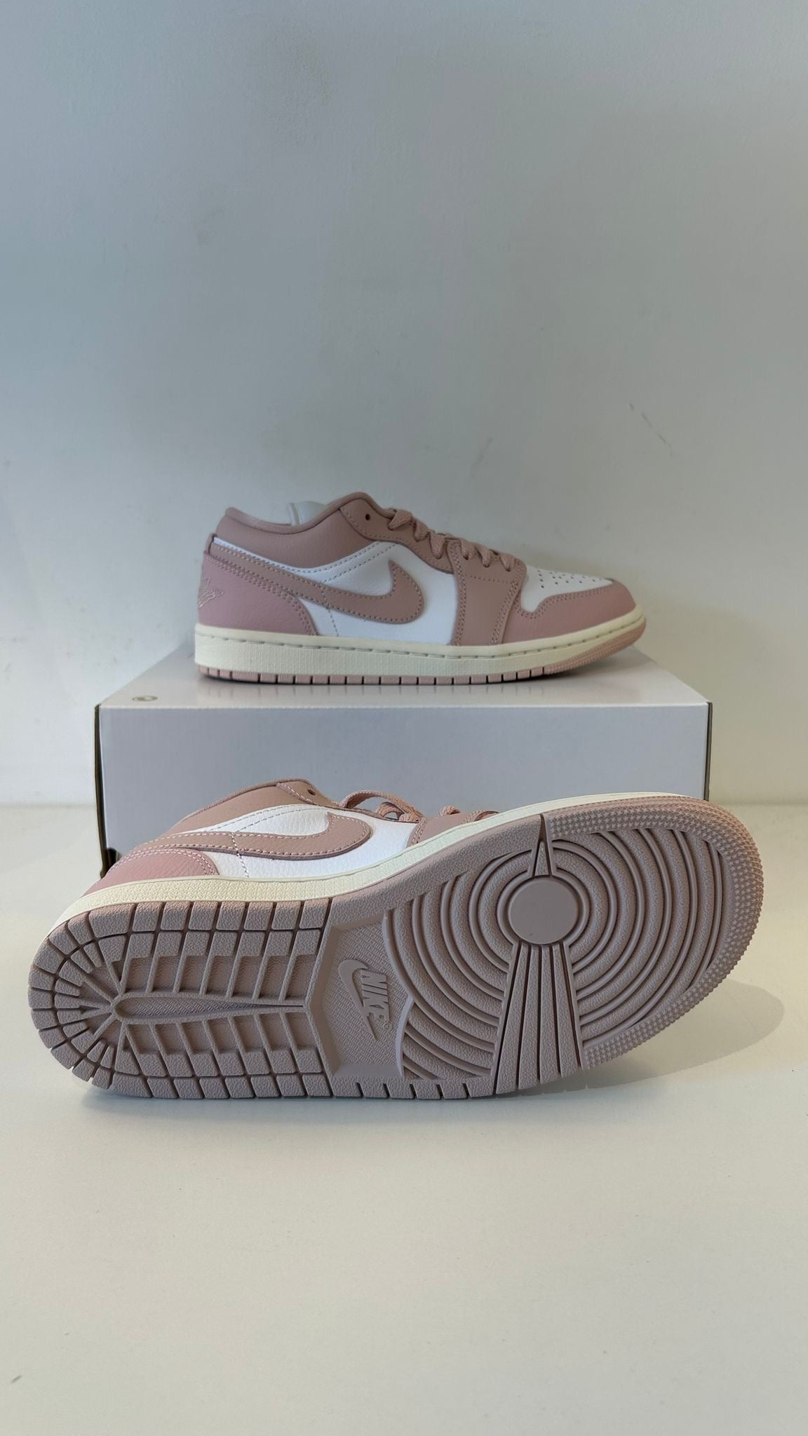 Air Jordan 1 low, weiss/rosa, Größe 38