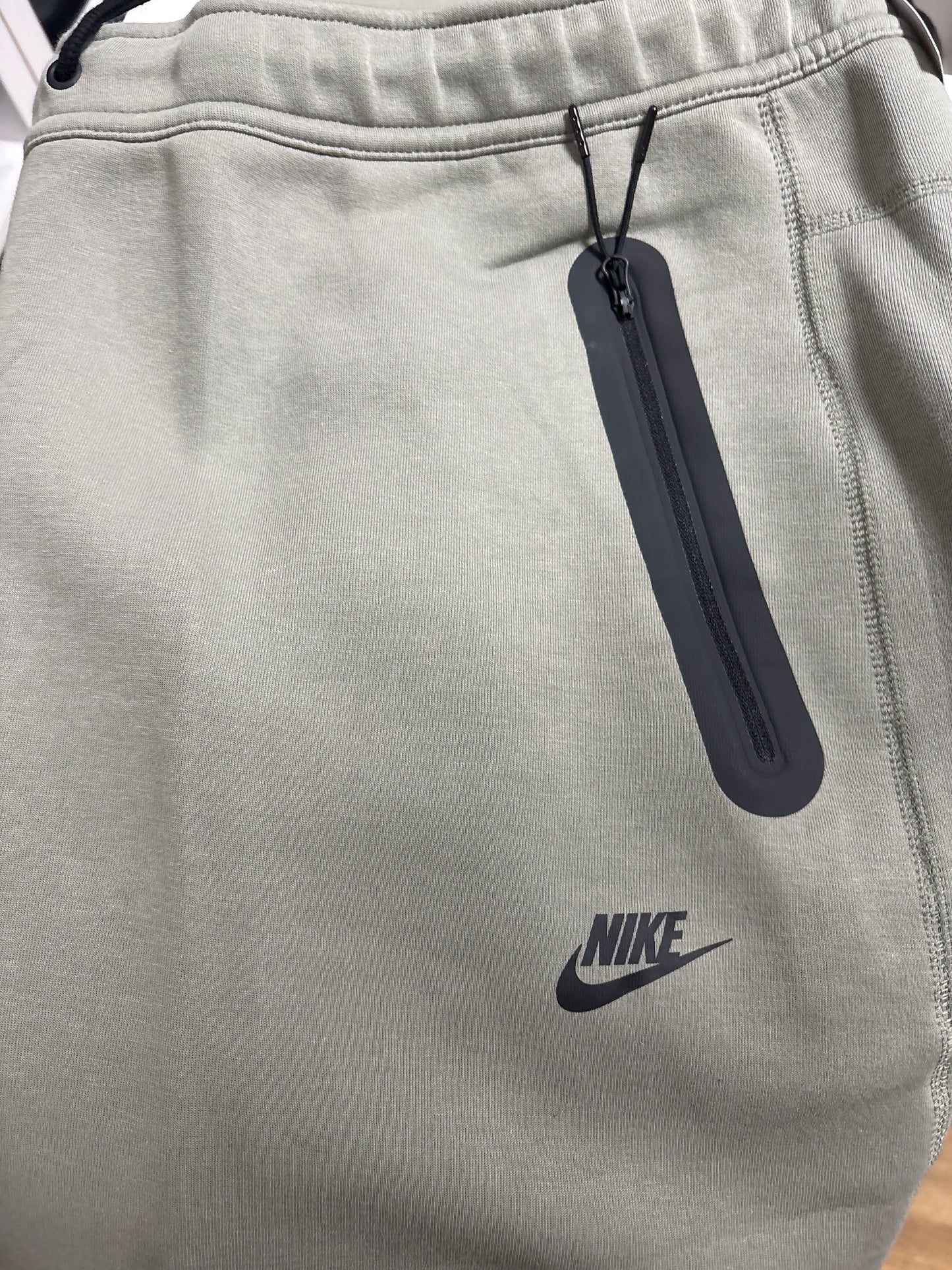 Nike Techfit Jogginghose in grünton , Größe wählbar