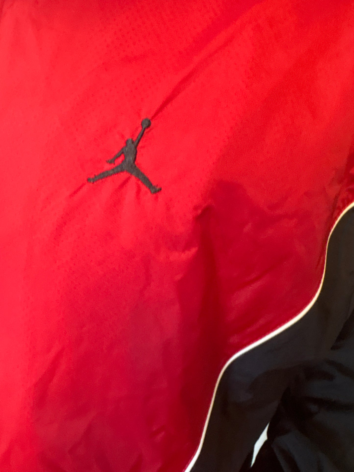 Nike Windbreaker Jordan Jacke in rot/schwarz, Größe L