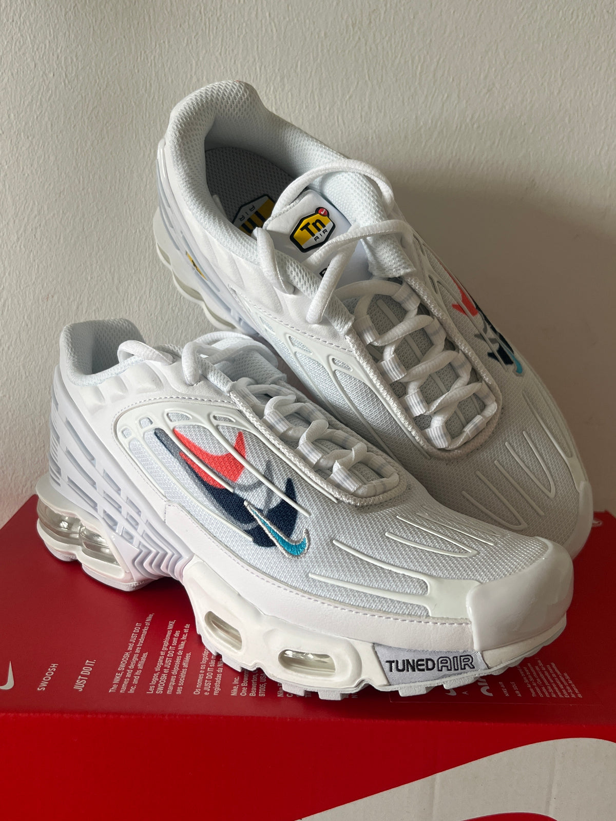 Nike Air Max Plus III in weiß/grau/bunt, Größe 38