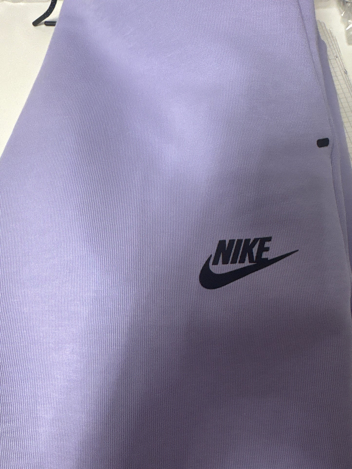 Nike Techhose in Flieder, Größe wählbar