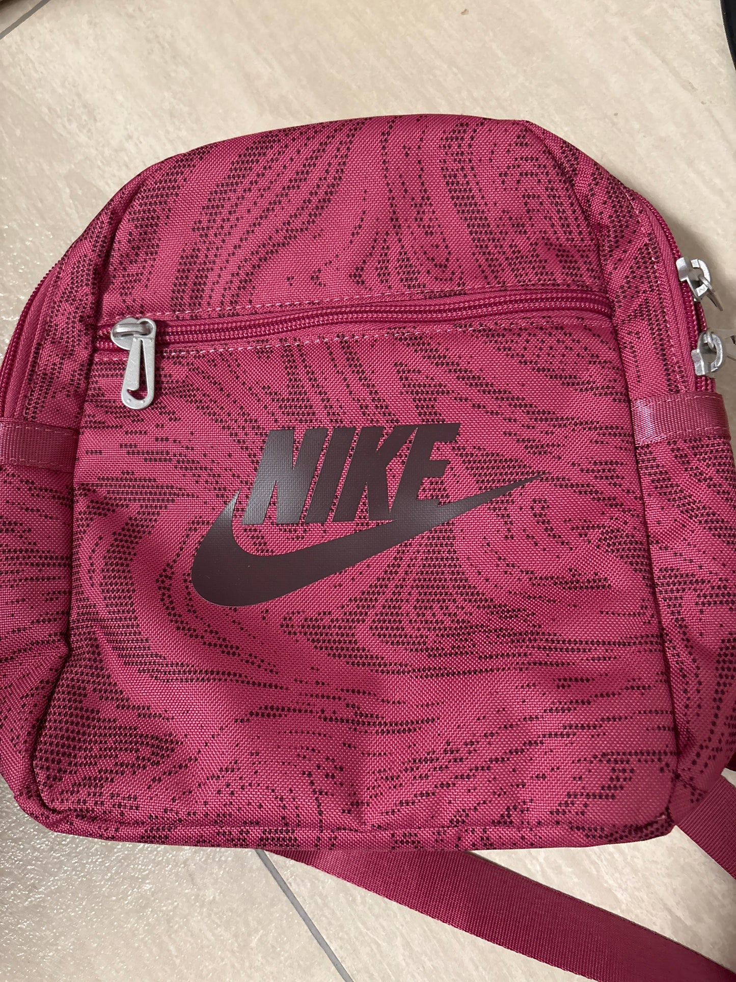 Nike Rucksack Brombeere klein
