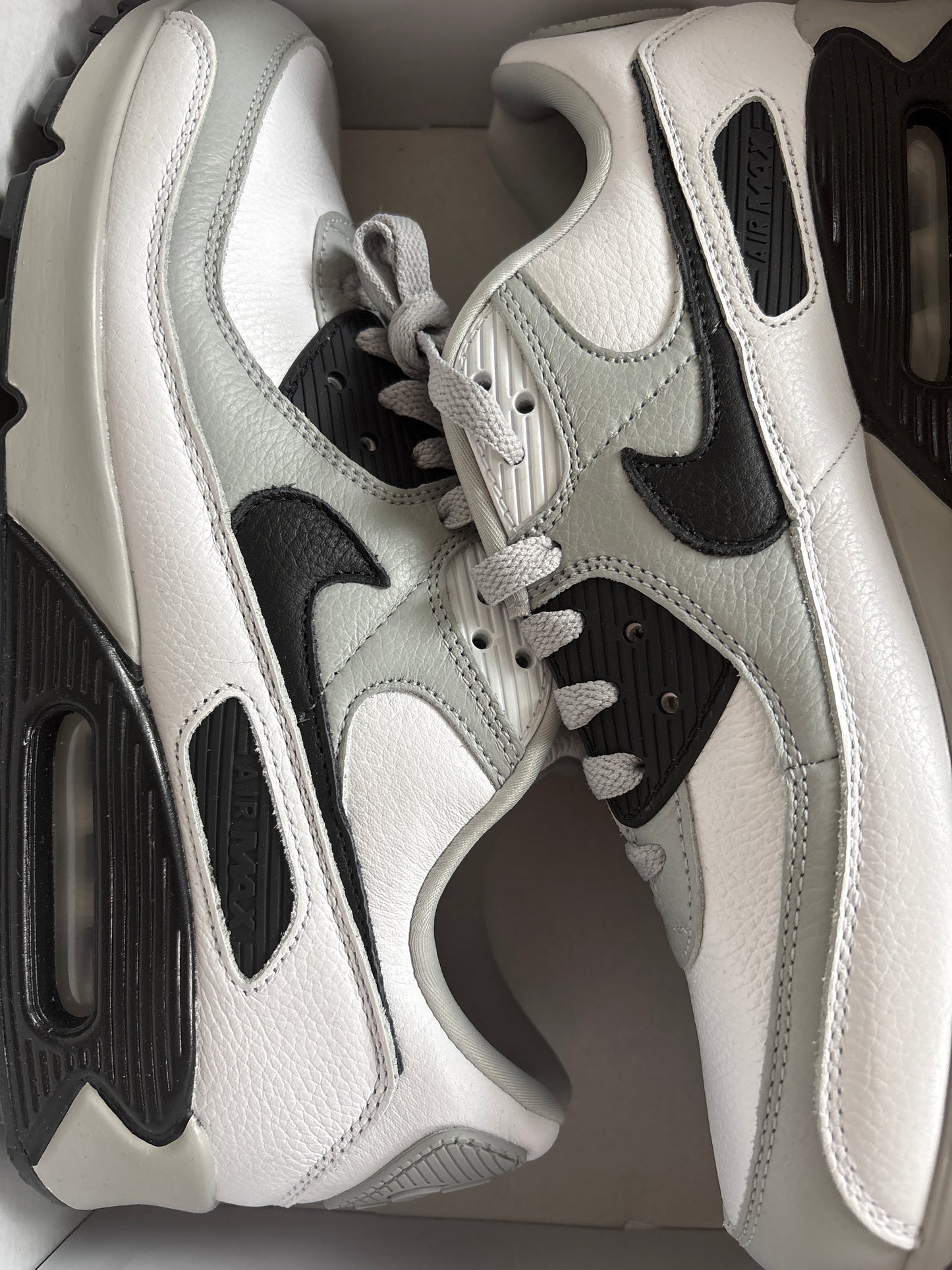Nike Air Max 90, weiss/grau/schwarz in Größe 42,5