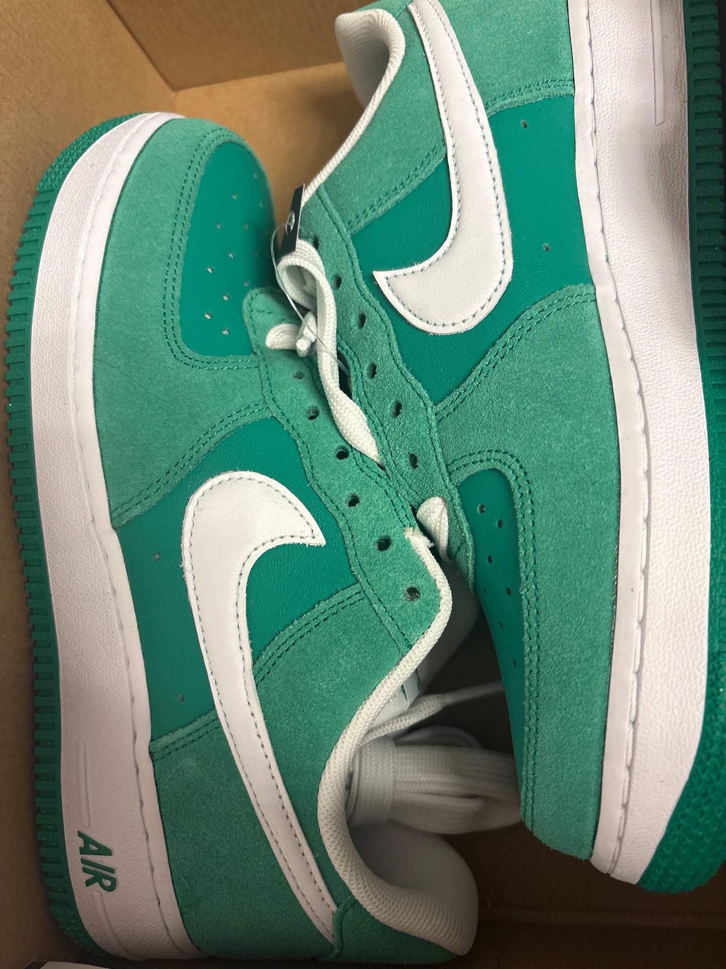 Nike Air Force 1 in grün/weiss , Größe wählbar
