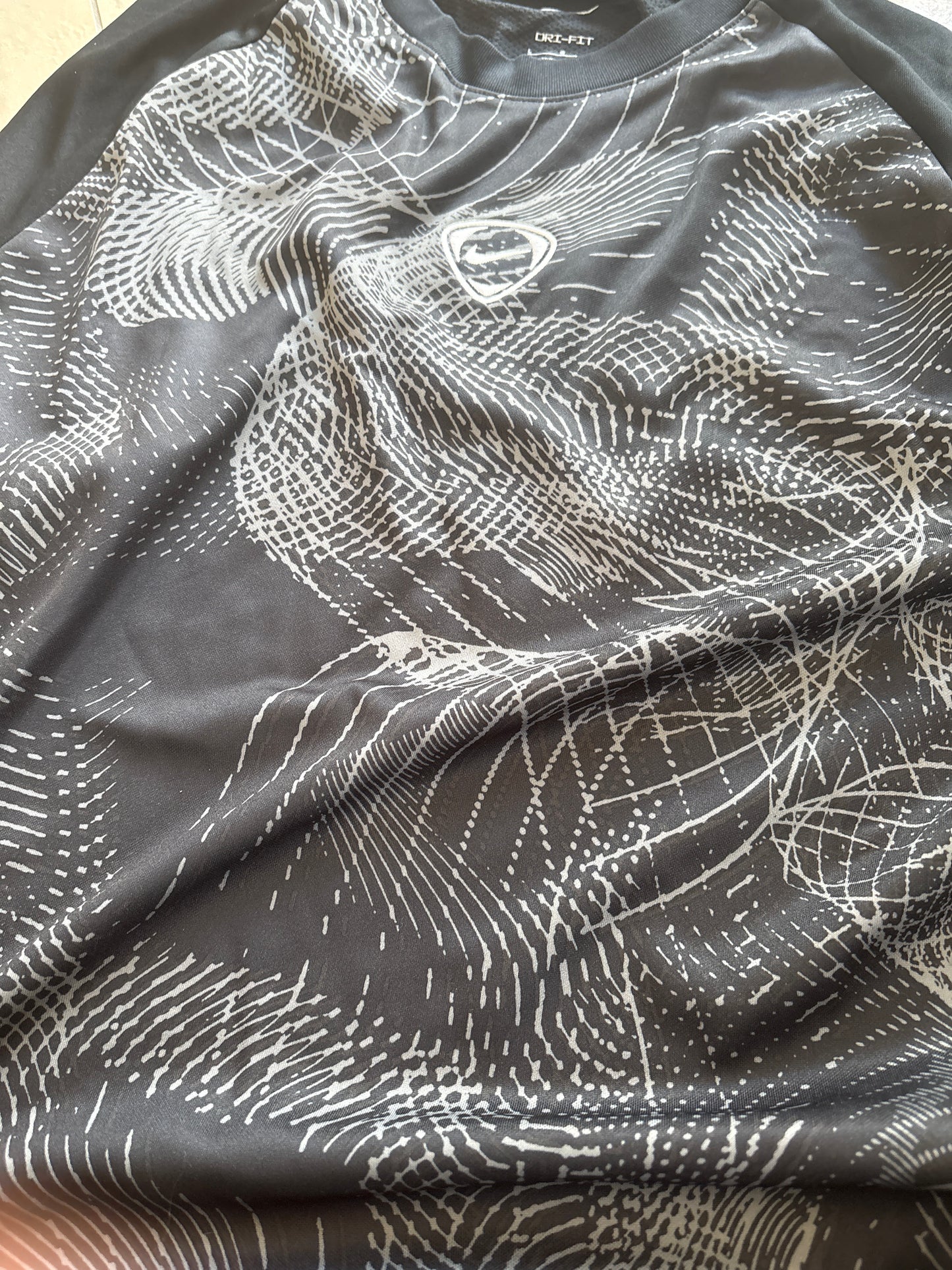 Nike Sportshirt Größe L in schwarz/weiss