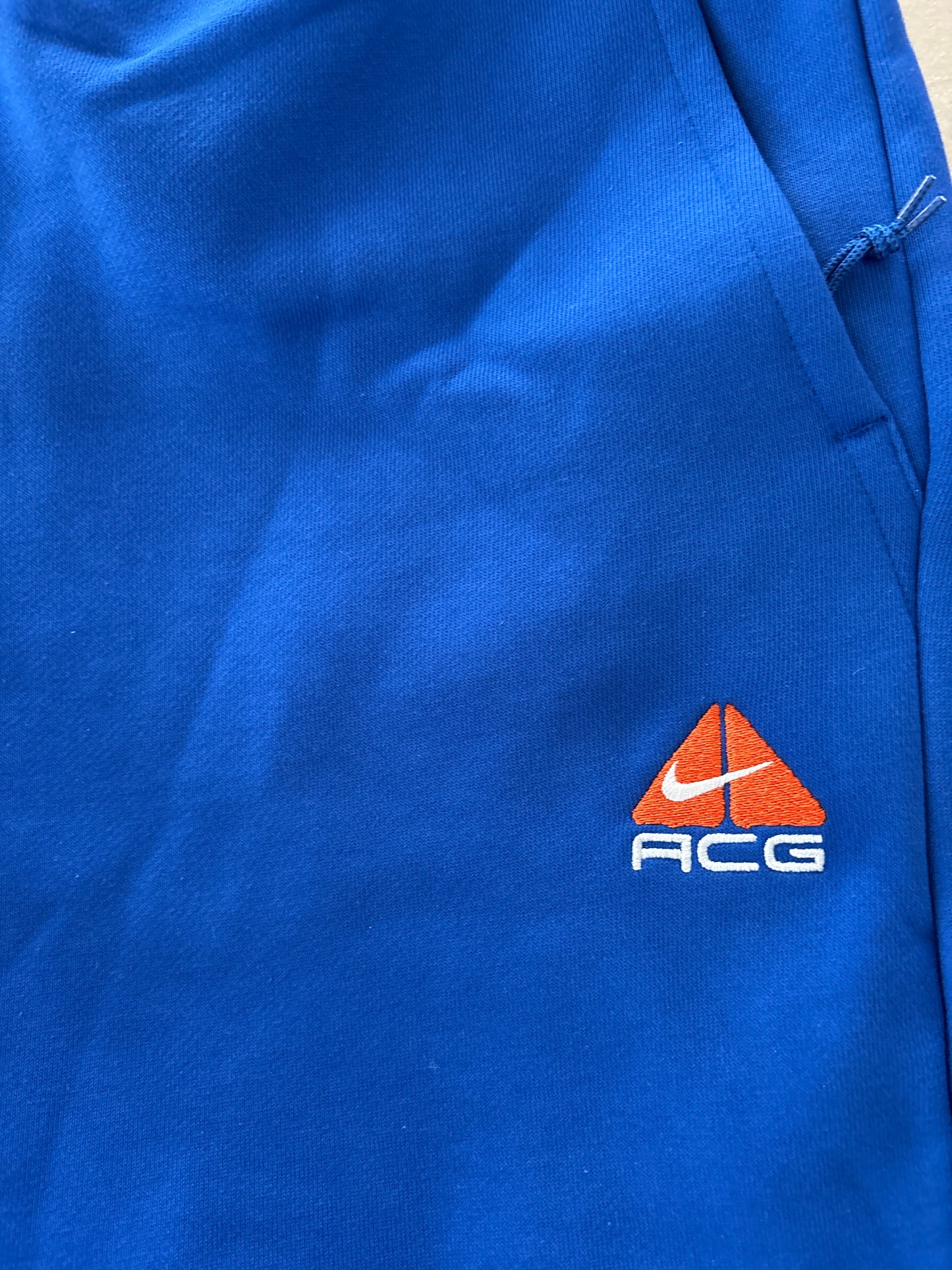 Nike ACG Jogginghose in blau , Größe M