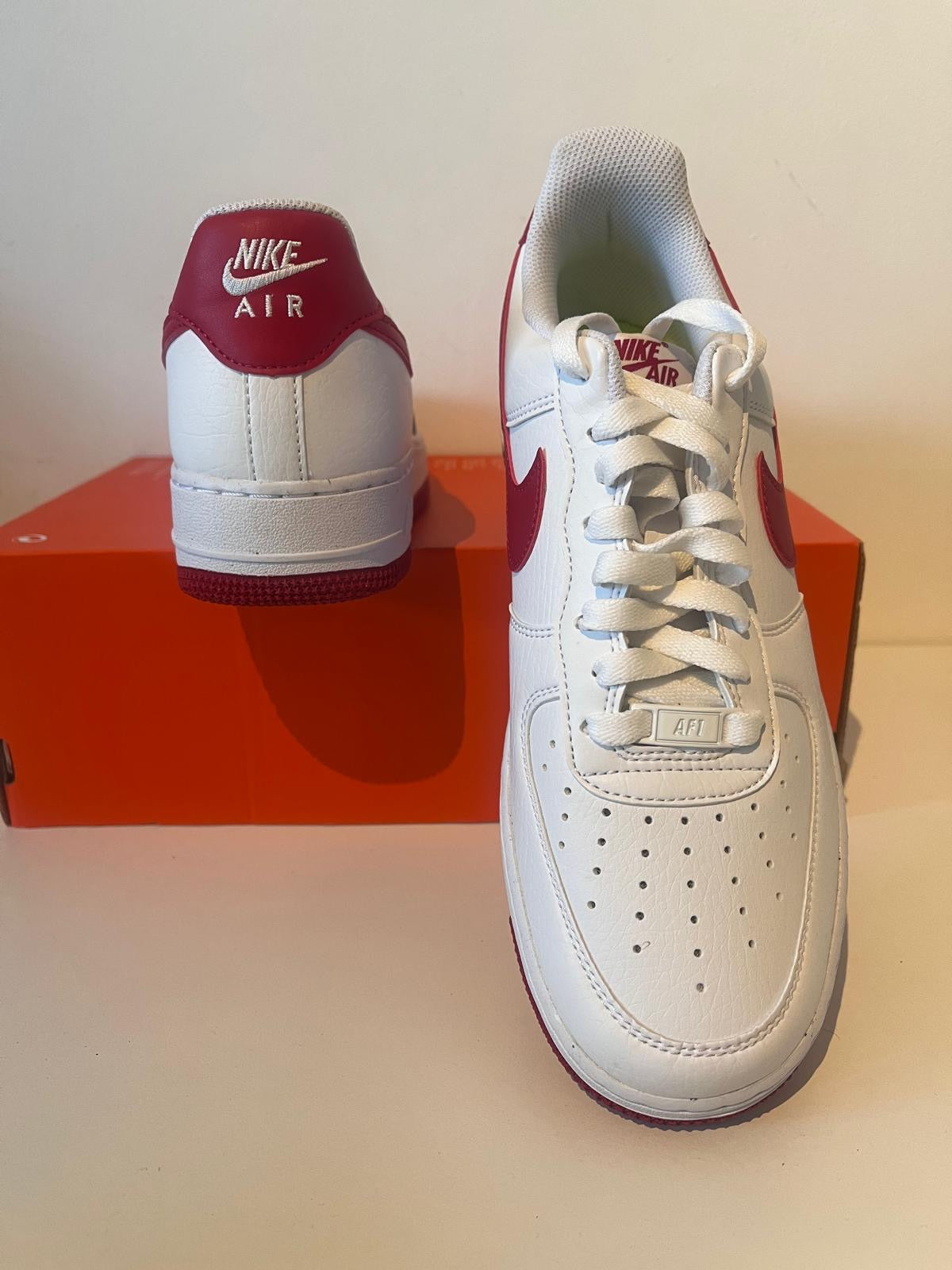 Nike Air Force 1 weiss/rot, rote Sohle, Größe wählbar