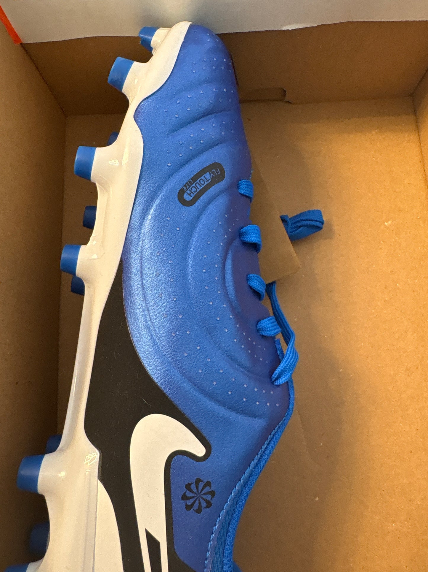 Nike Legend 10 Academy , Größe 36,5 in blau/weiss/schwarz ( Fussballschuh )