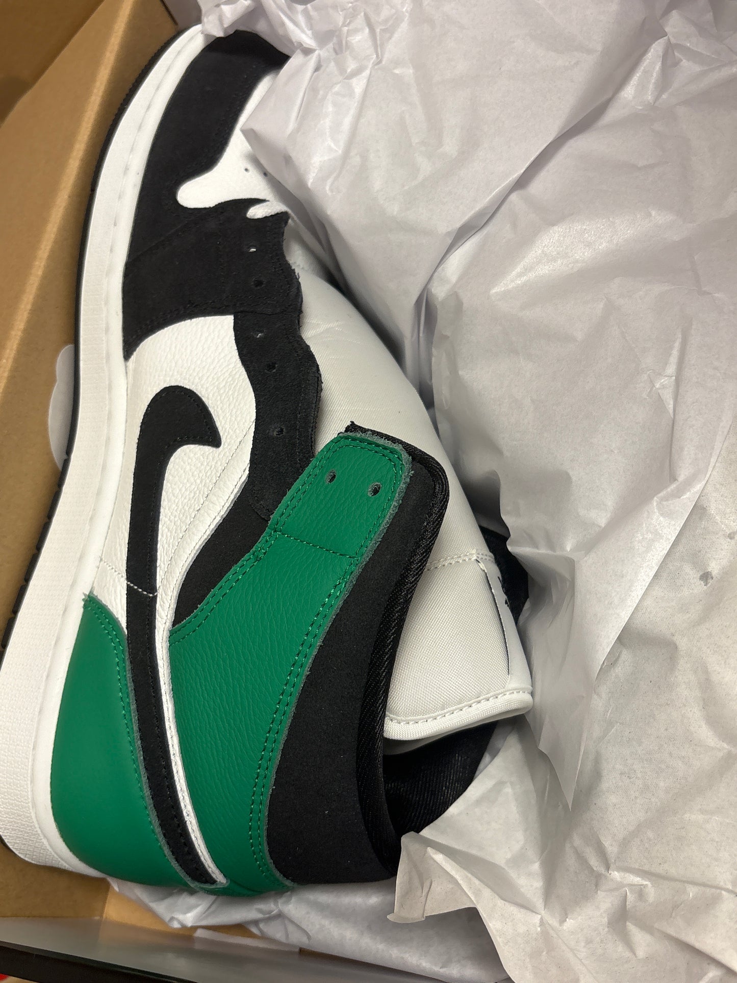 Air Jordan 1 MID schwarz/weiß/grün, Größe 47,5