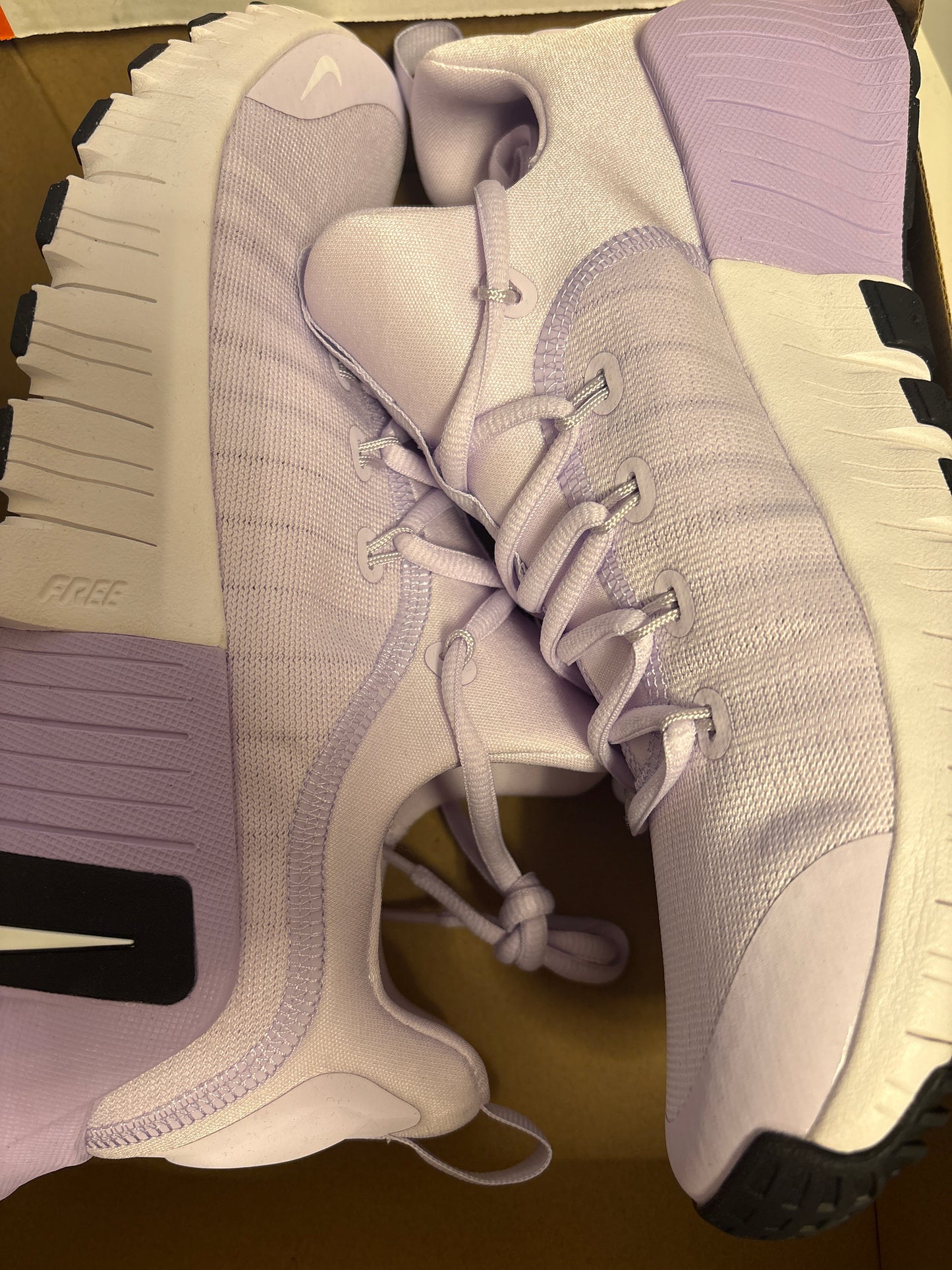 Nike Free Metcon 6, Größe 42 in Flieder