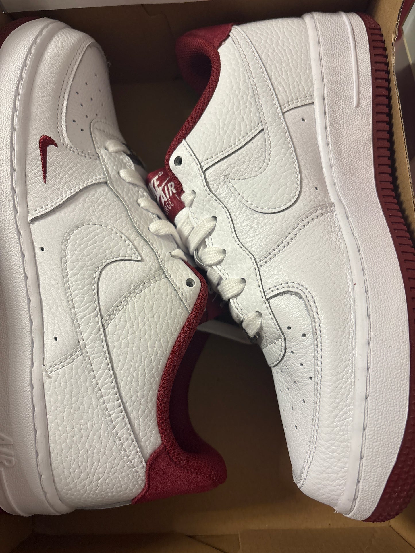 Nike Air Force 1 weiss/rot, rote Sohle, Größe 39