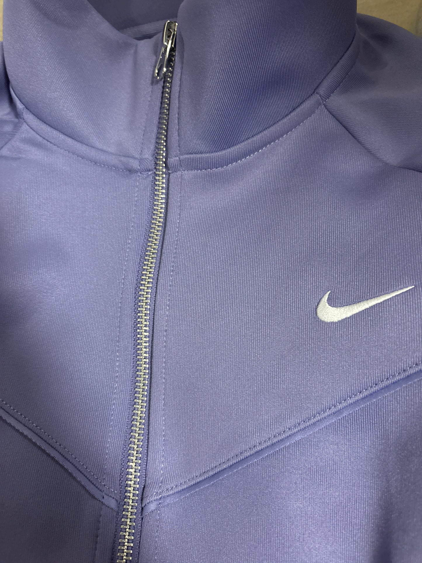Nike Damen Joggingjacke, Größe wählbar in Flieder