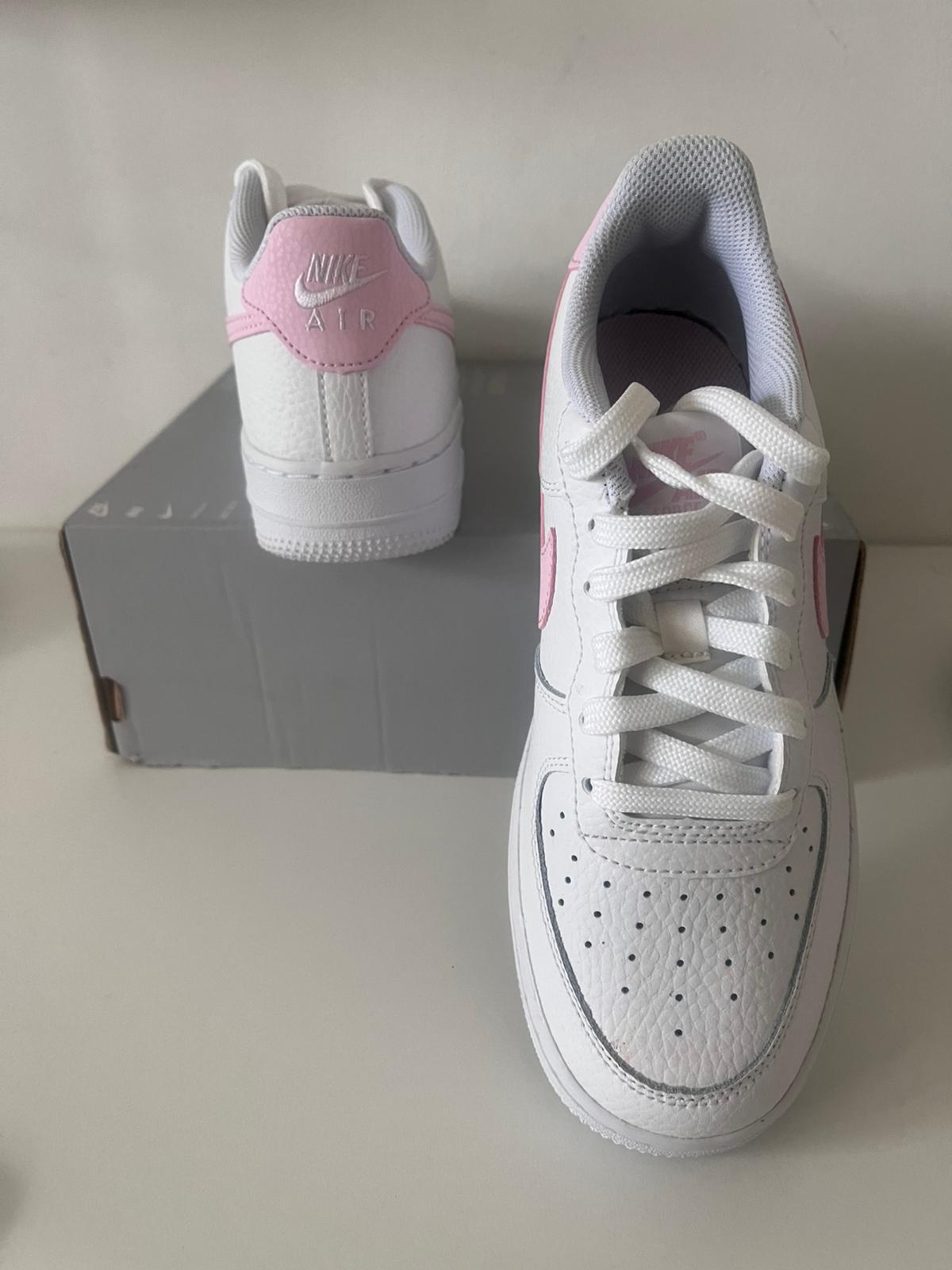 Nike Air Force 1 weiss/rosa, Gr. 36,5