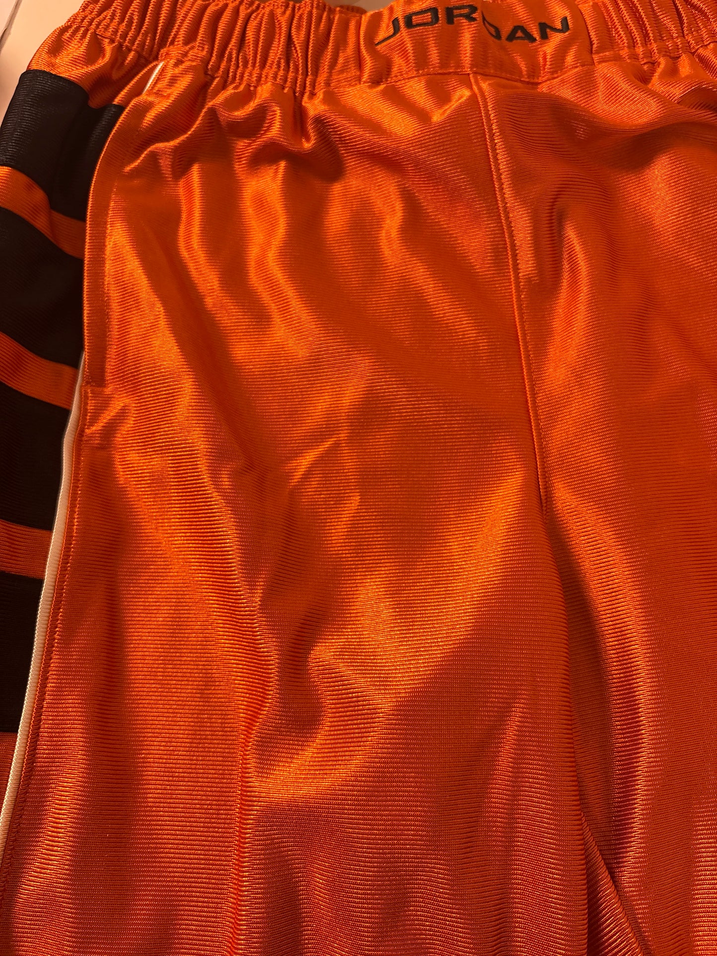 Nike kurze Jordan Hose, orange/schwarz, Größe wählbar