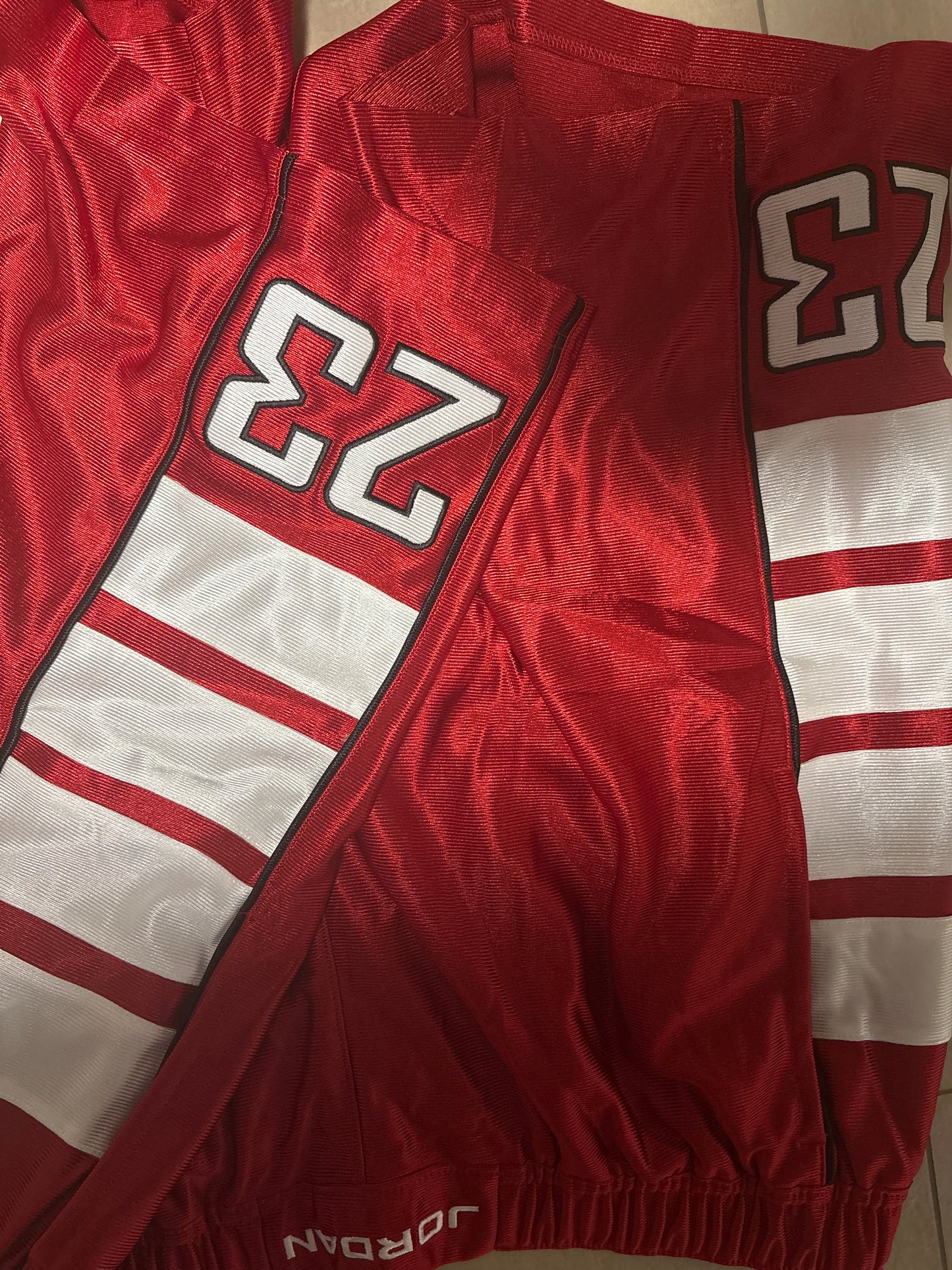 Nike kurze Jordan Hose, rot/weiss, Größe XXL